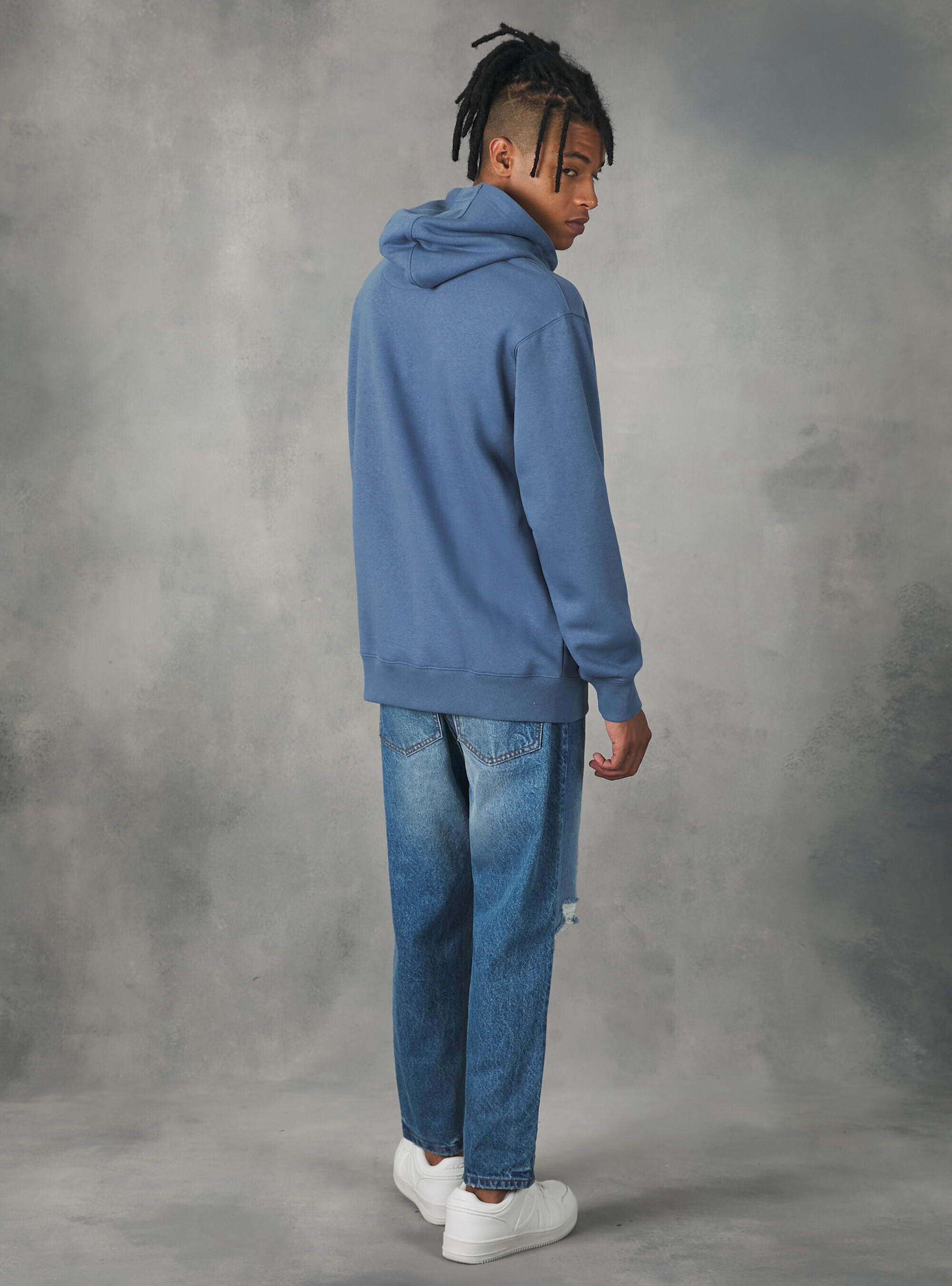 Sweatshirt with hood and pouch pocket, BL3 BLUE LIGHT