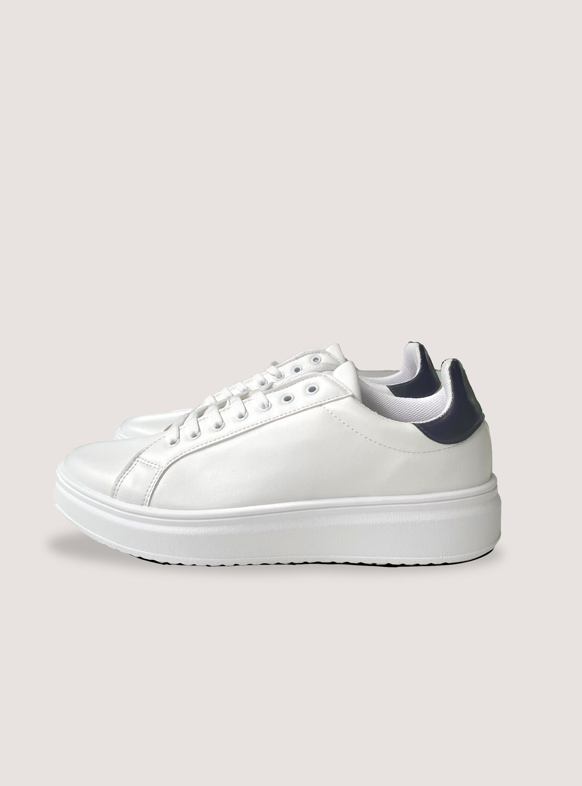 Il laccio sneakers online