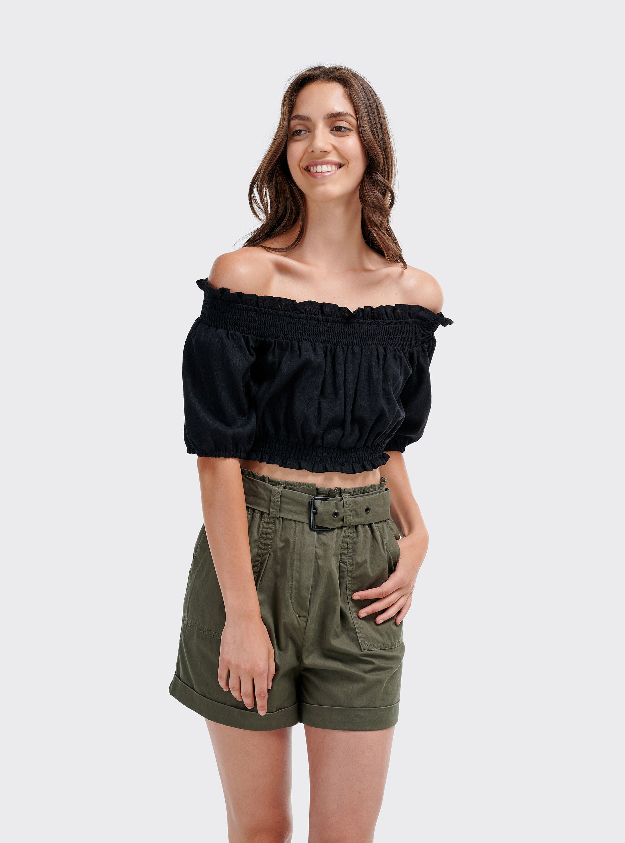 Blusa cropped con maniche a sbuffo, NERO