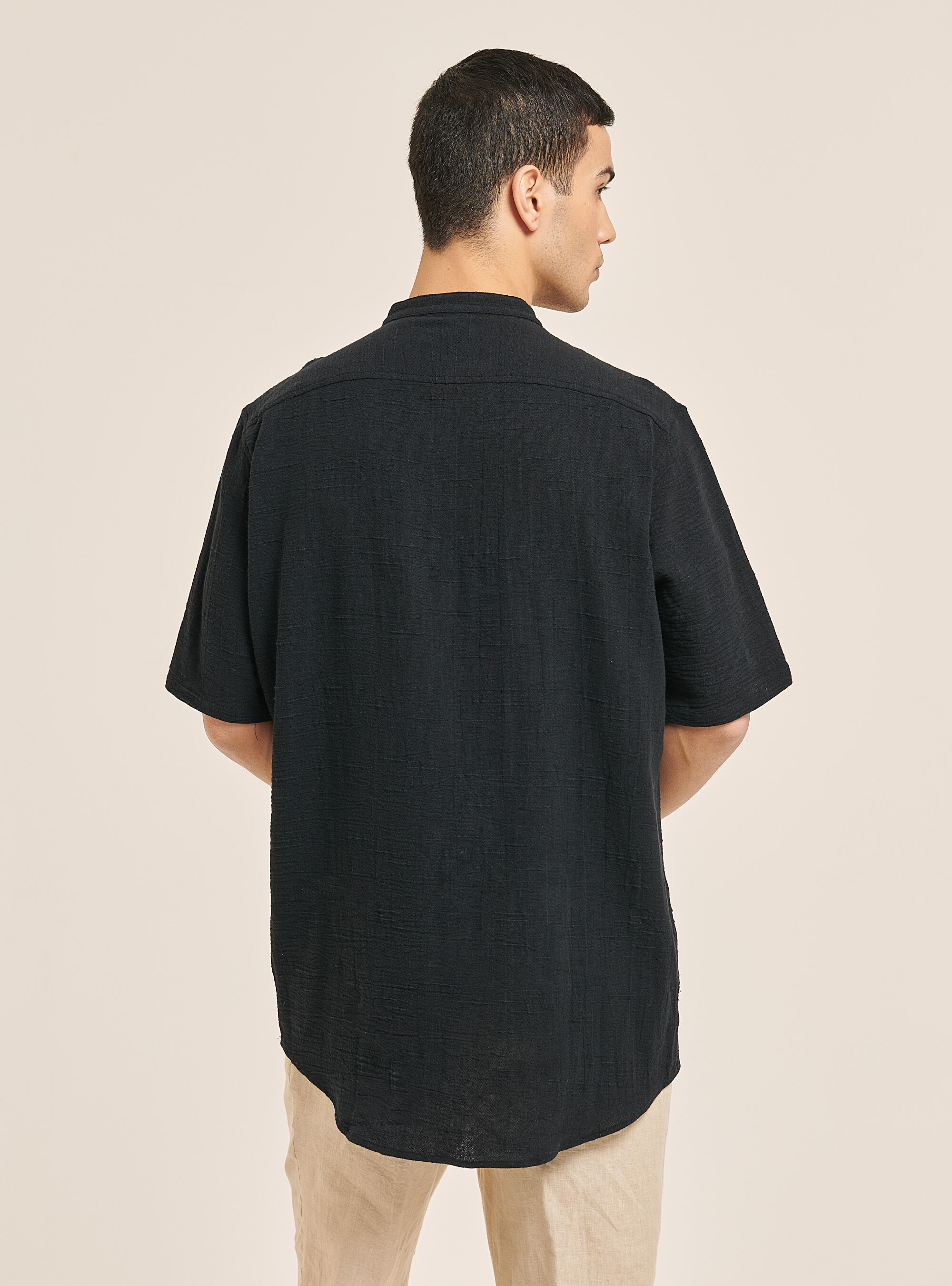 Chemise &agrave; manches courtes en lin m&eacute;lang&eacute; &agrave; col mao, C101 BLACK