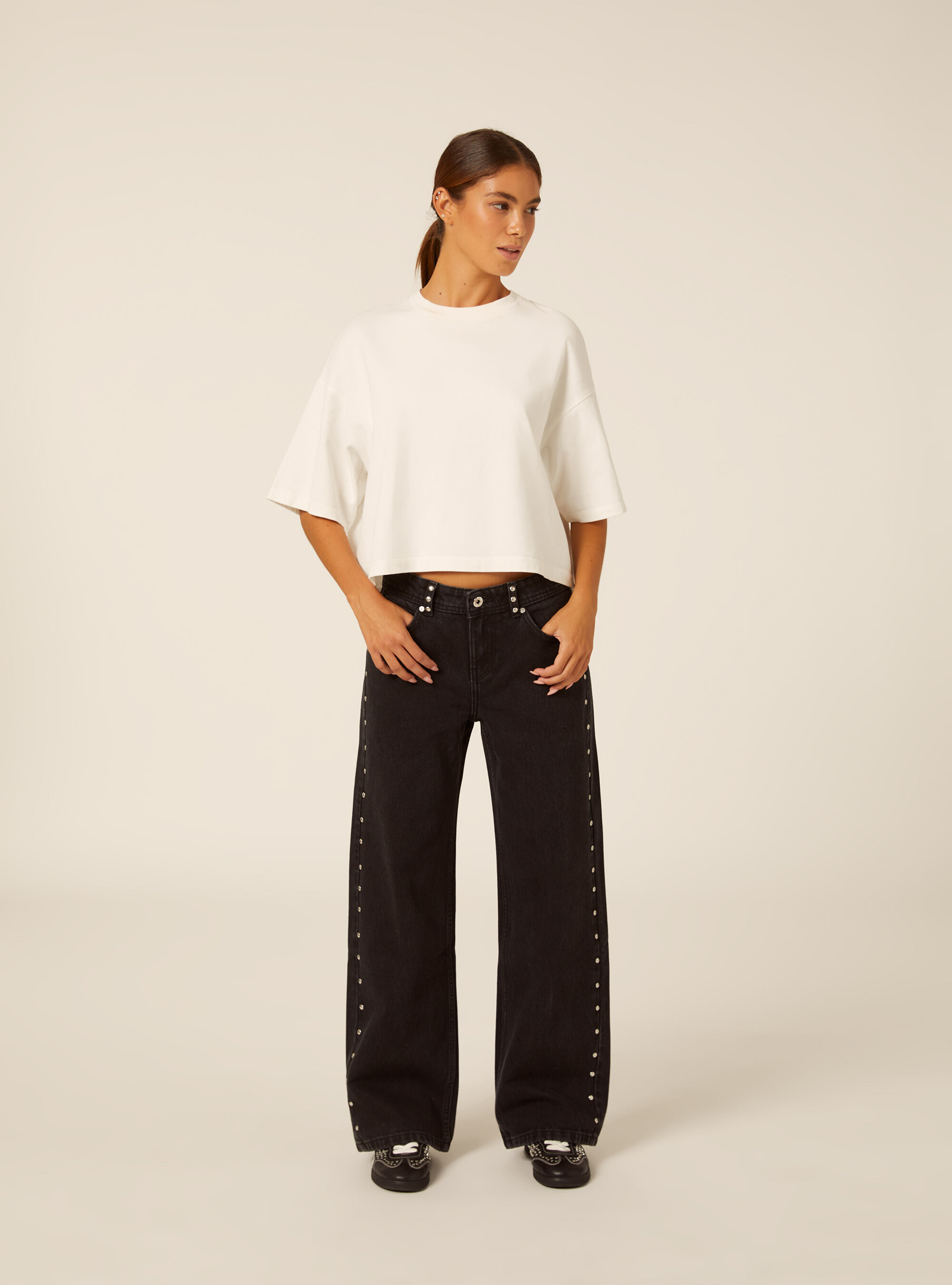 Wide leg baggy jeans mit seitlichen nieten