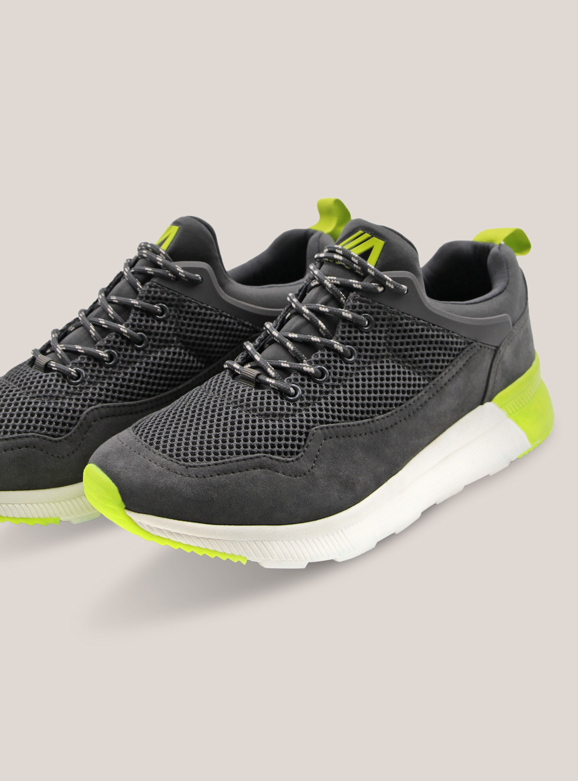 Trainers uomo con elementi combinati