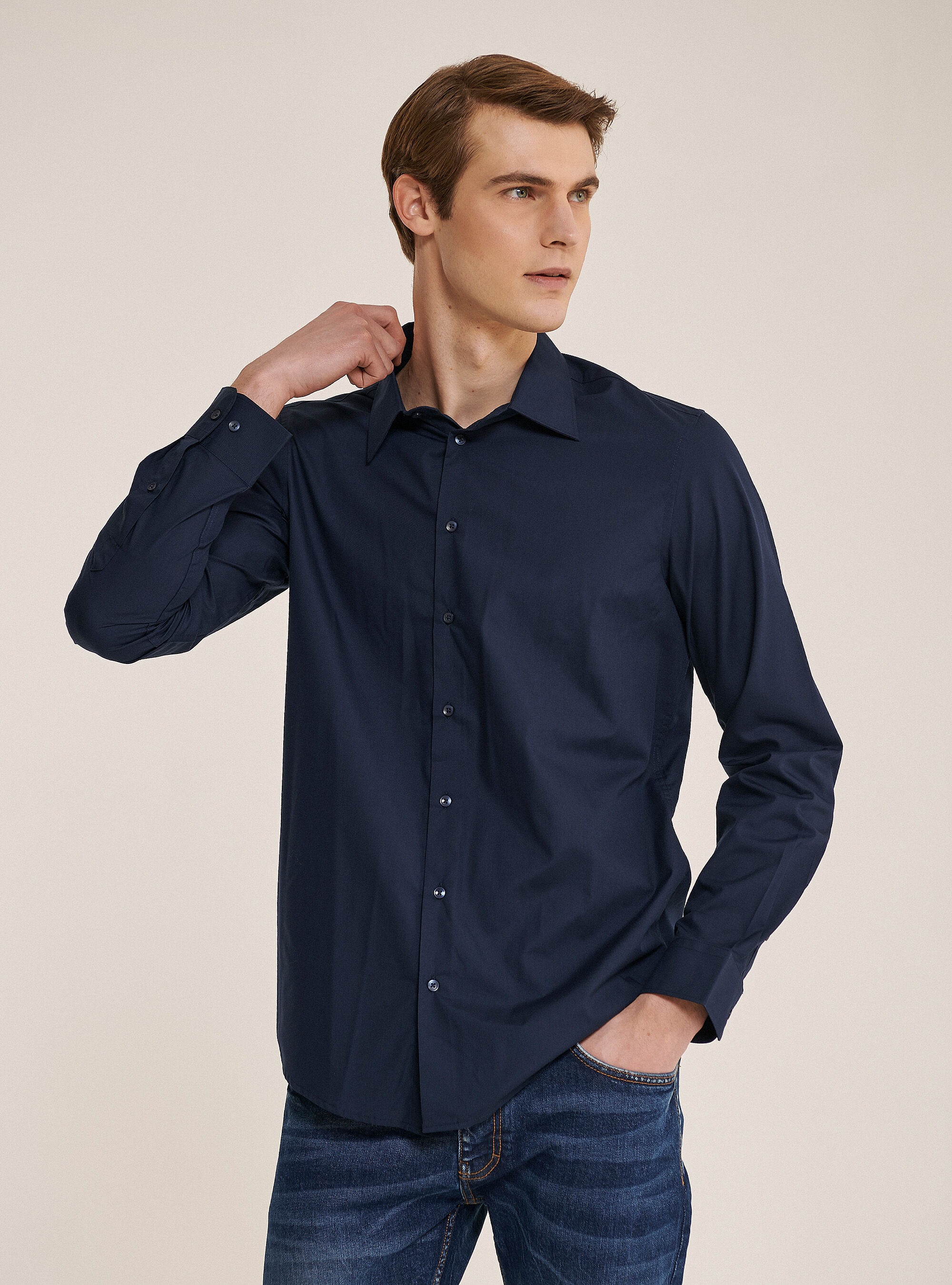 Basic solid colour long sleeves shirt