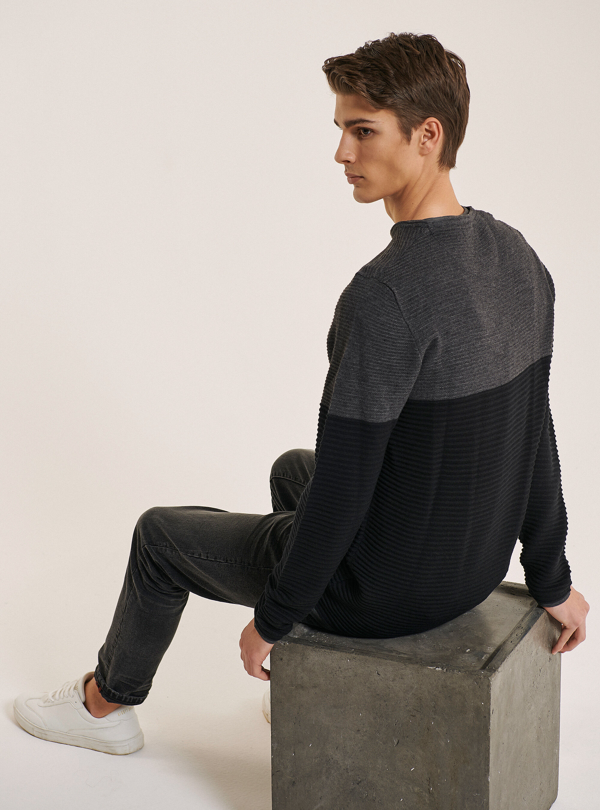 Rolling neck pullover with t-shirt details, GREY MELANGE