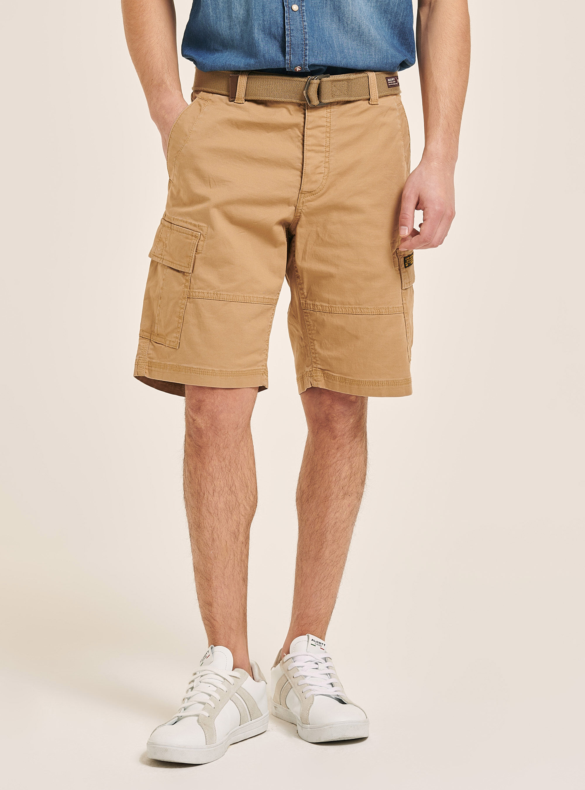 Canvas cargo bermuda with belt