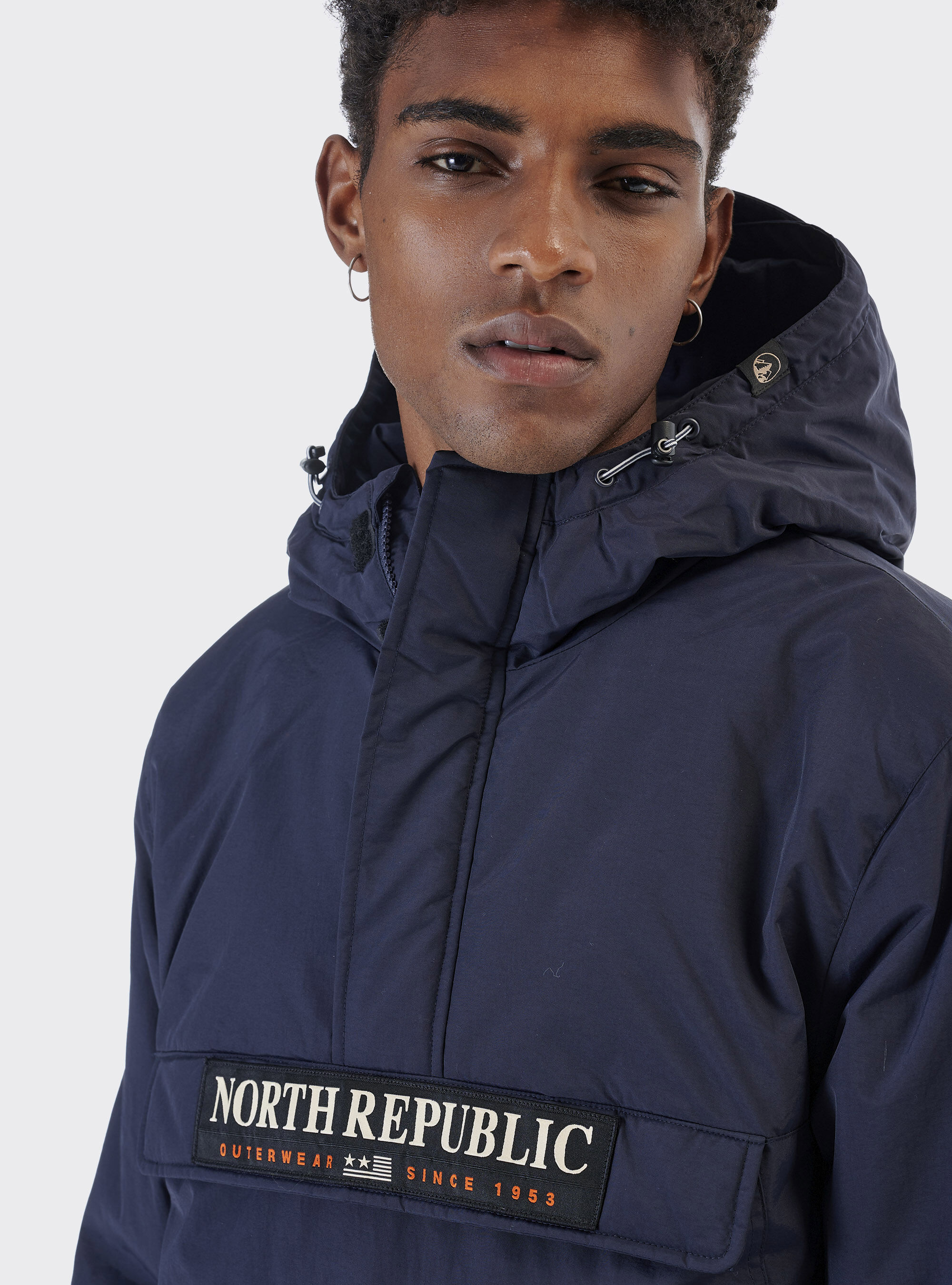 Chaqueta anorak con relleno de poli&eacute;ster 100% reciclado, AZUL MARINO