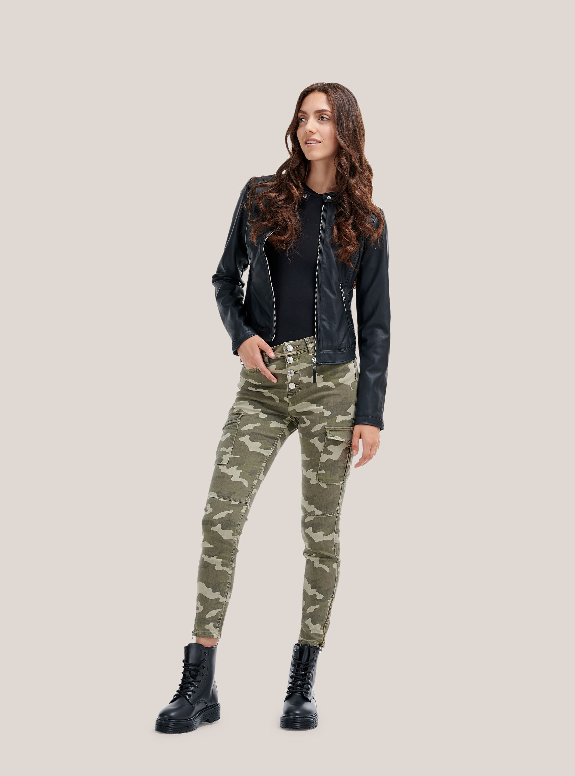 Skinny camo trousers