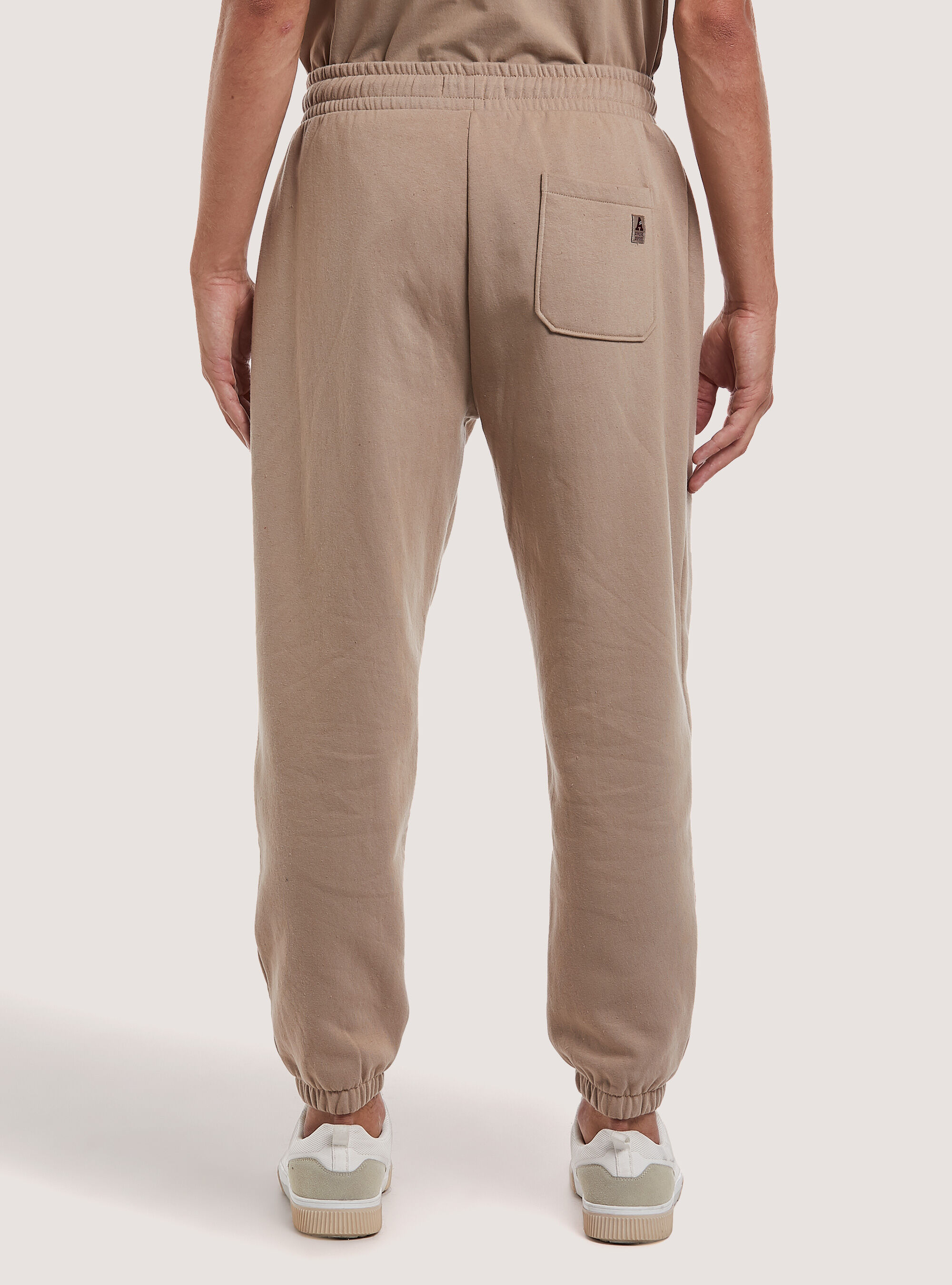 Pantalones jogger con parche universitario, BG3 BEIGE LIGHT