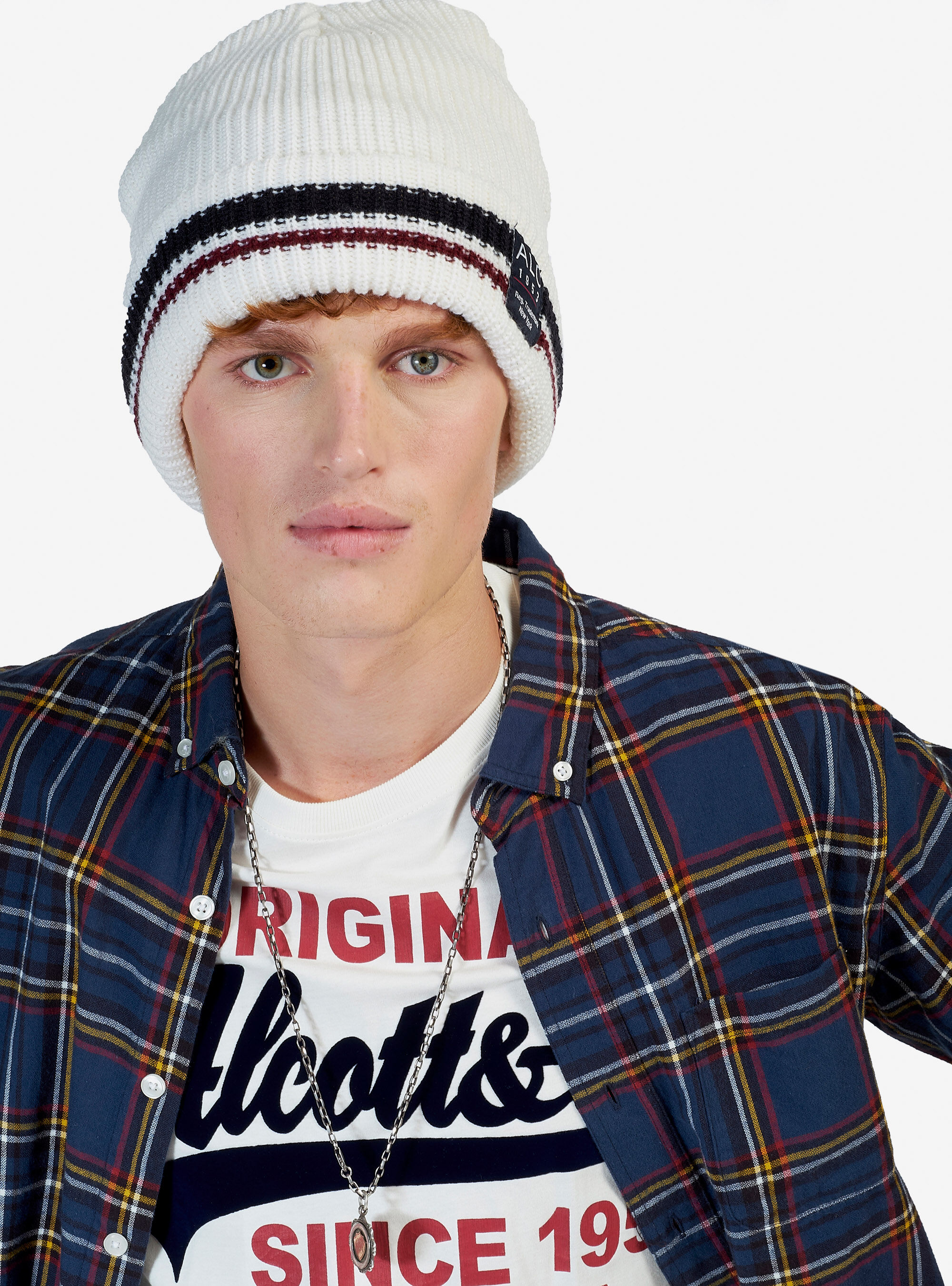 Knitted hat with contrasting stripes, OFF-WHITE