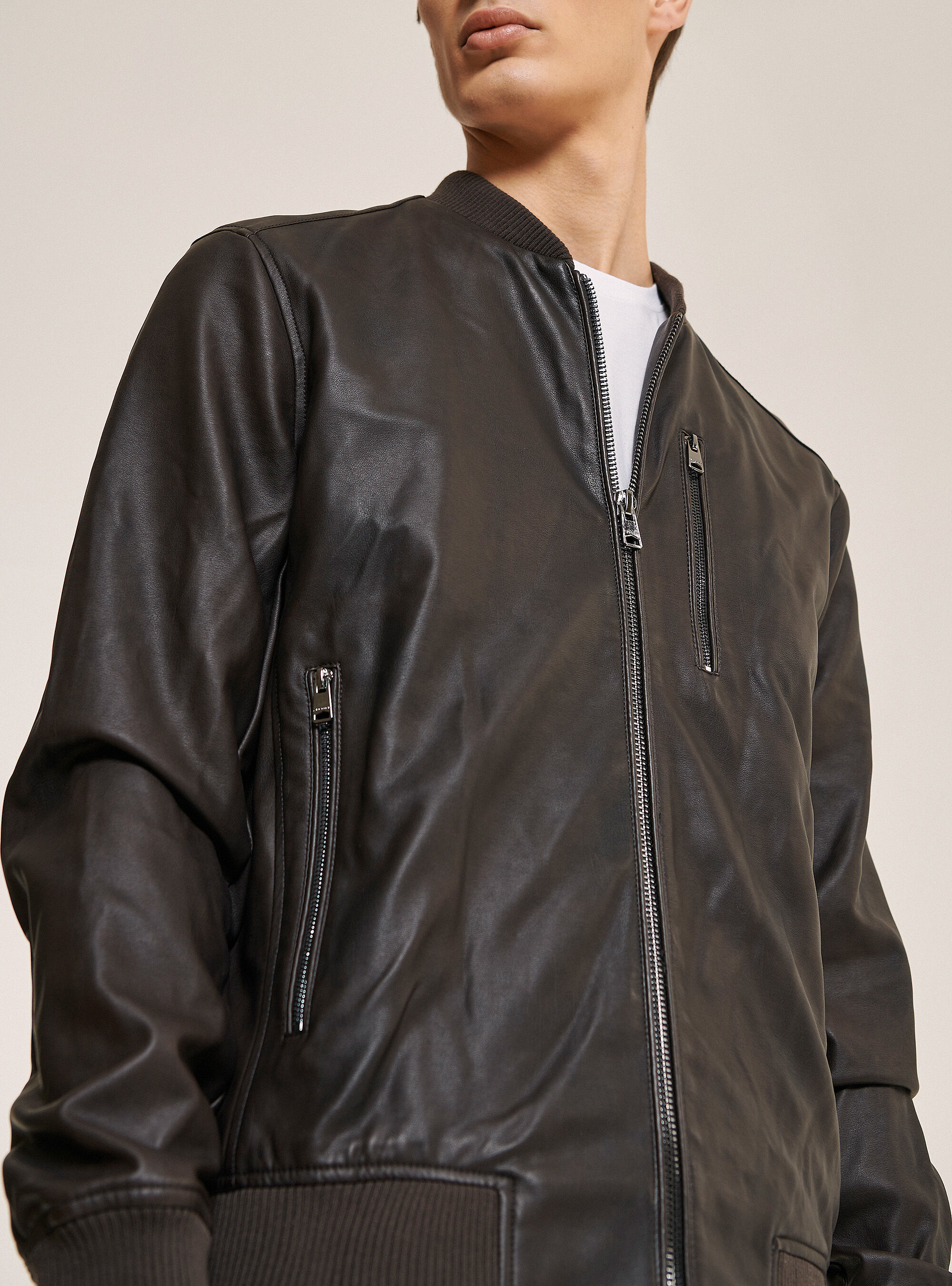 Kino hotsell leather bomber