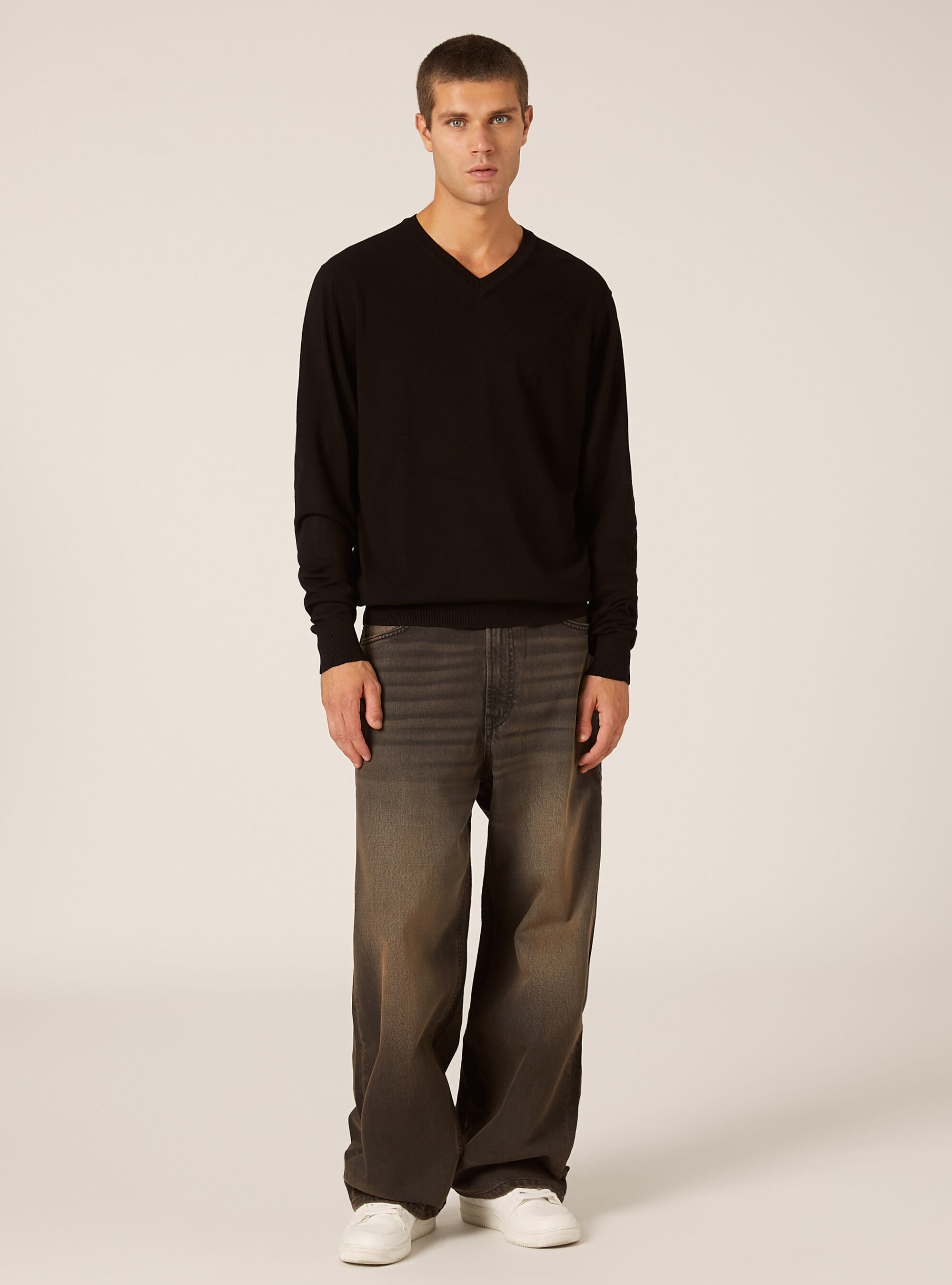 Pullover con scollo a V in viscosa Ecovero, BK1 BLACK