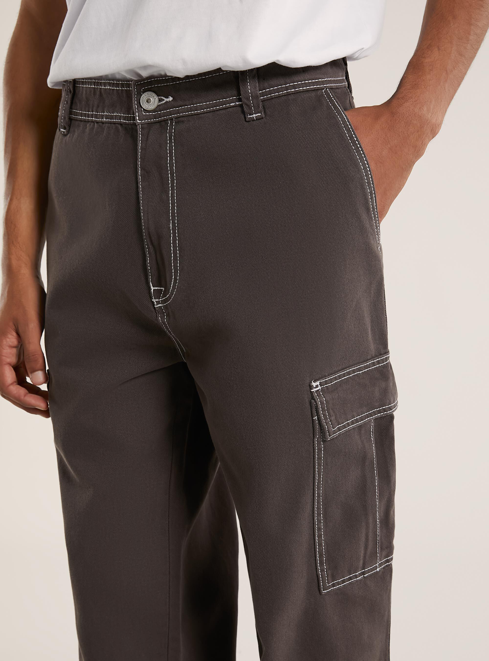 Pantalon cargo avec coutures contrast&eacute;es, BR2 BROWN MEDIUM
