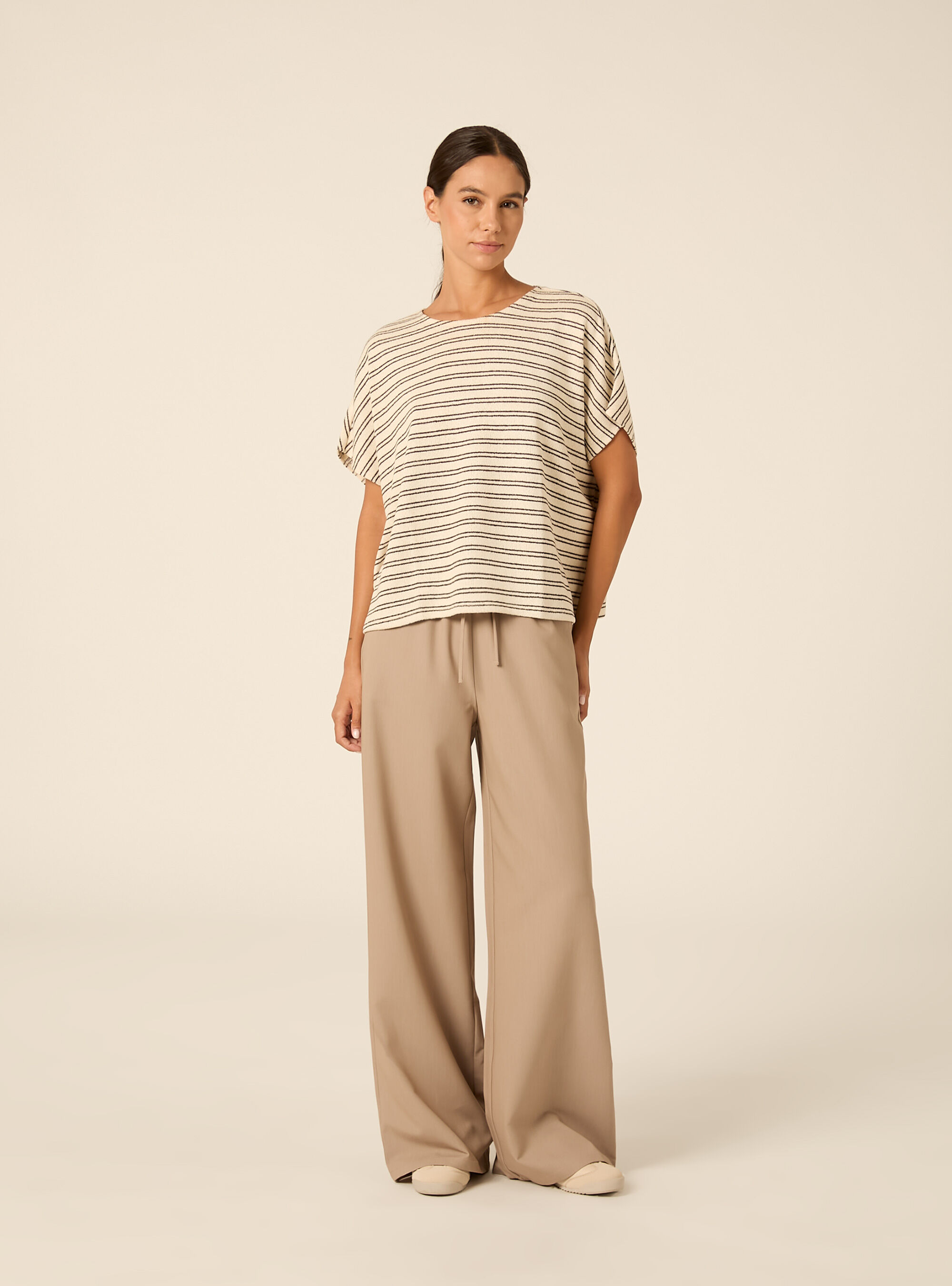 Oversized kurzarm shirt mit crinkle struktur