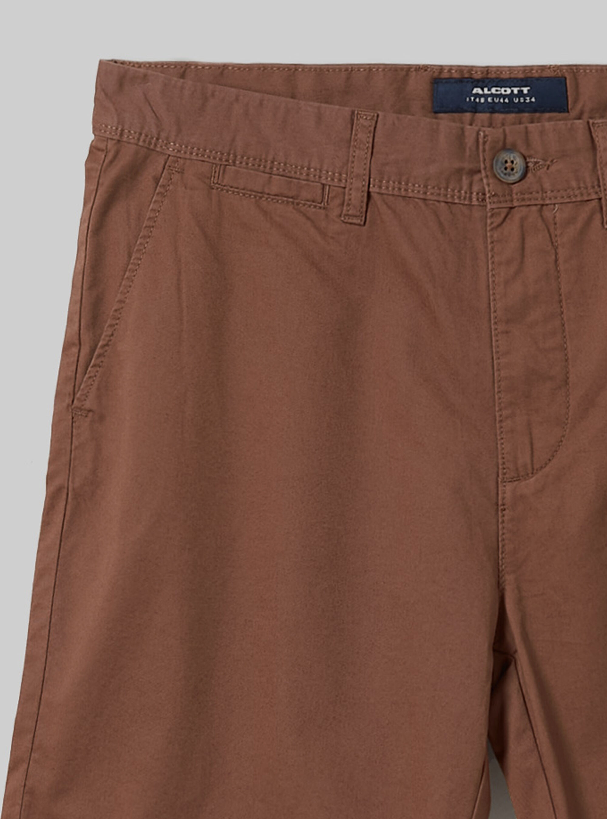 Bermudas de sarga de ajuste liso, BR2 BROWN MEDIUM