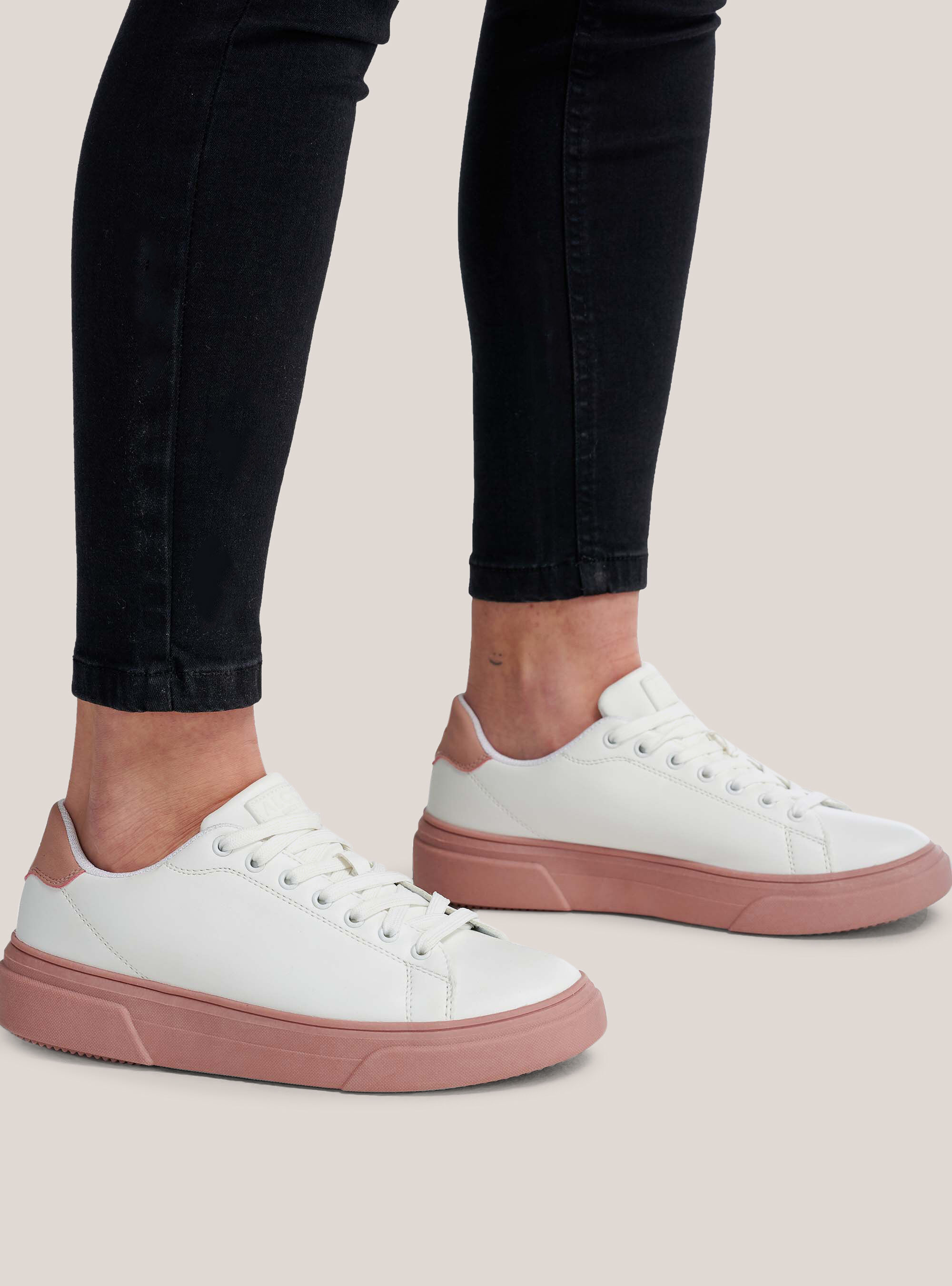Trainers with print and coloured contrast