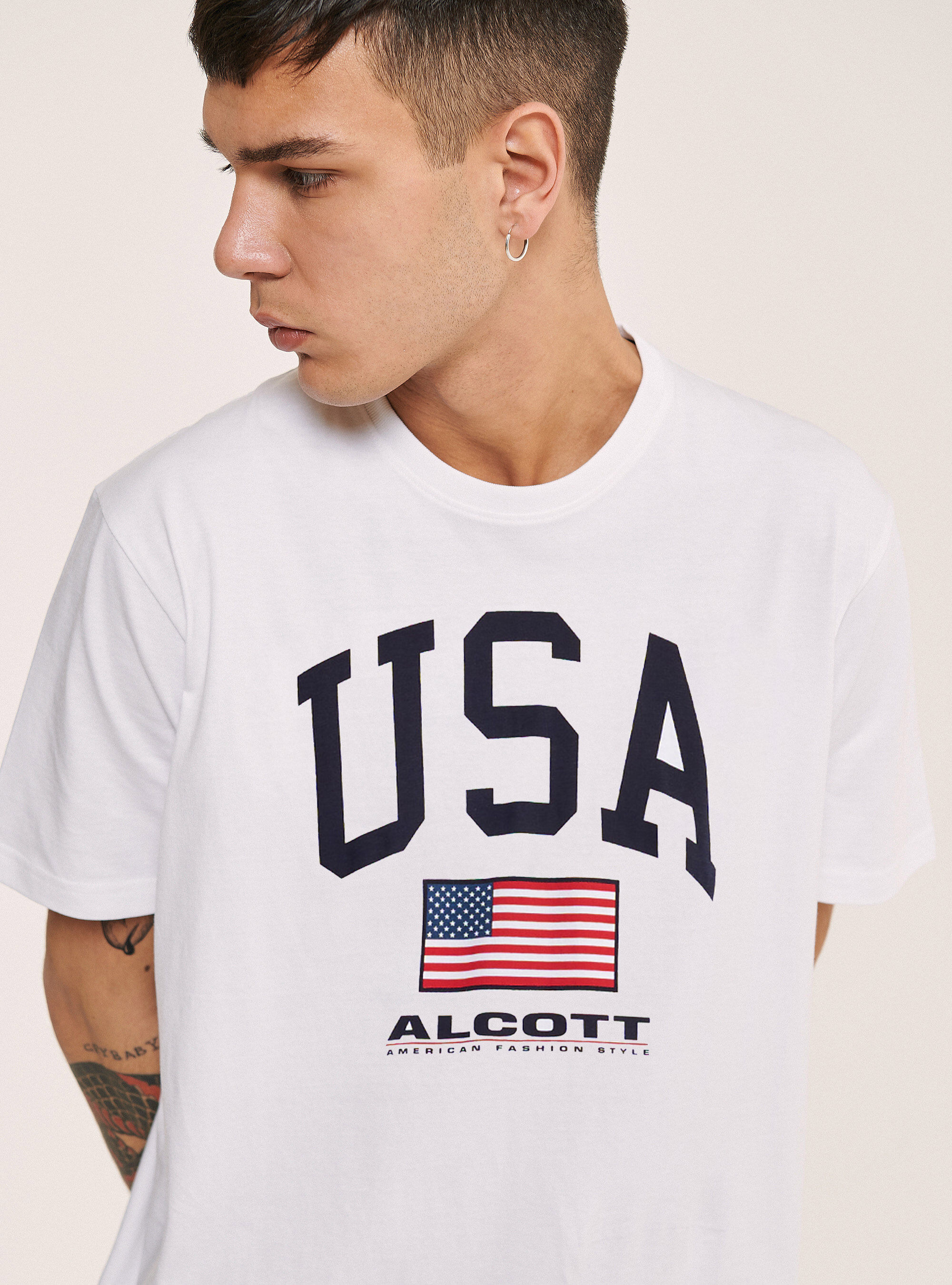 T shirt usa store