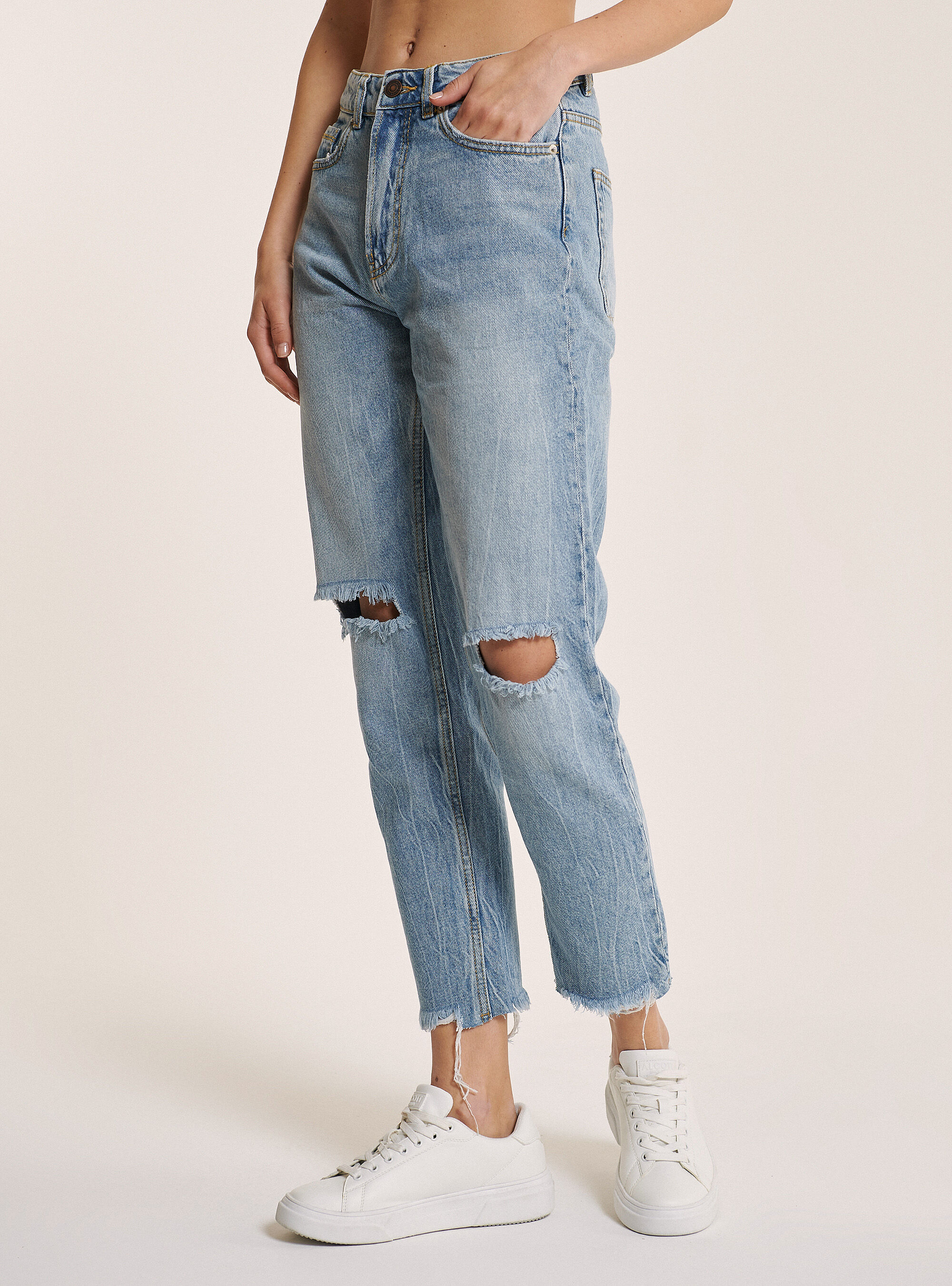 Jean court coupe droite avec d&eacute;chirures, C272 BLUE