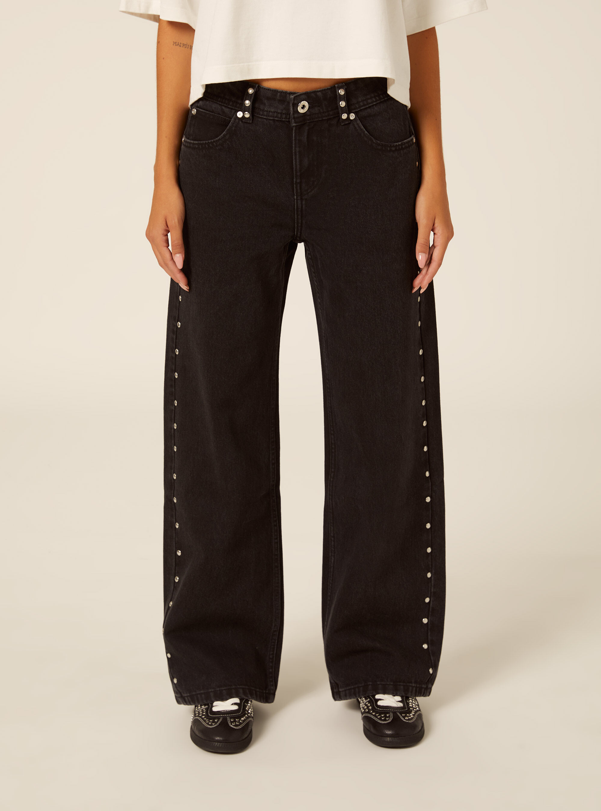 Wide leg baggy jeans mit seitlichen nieten