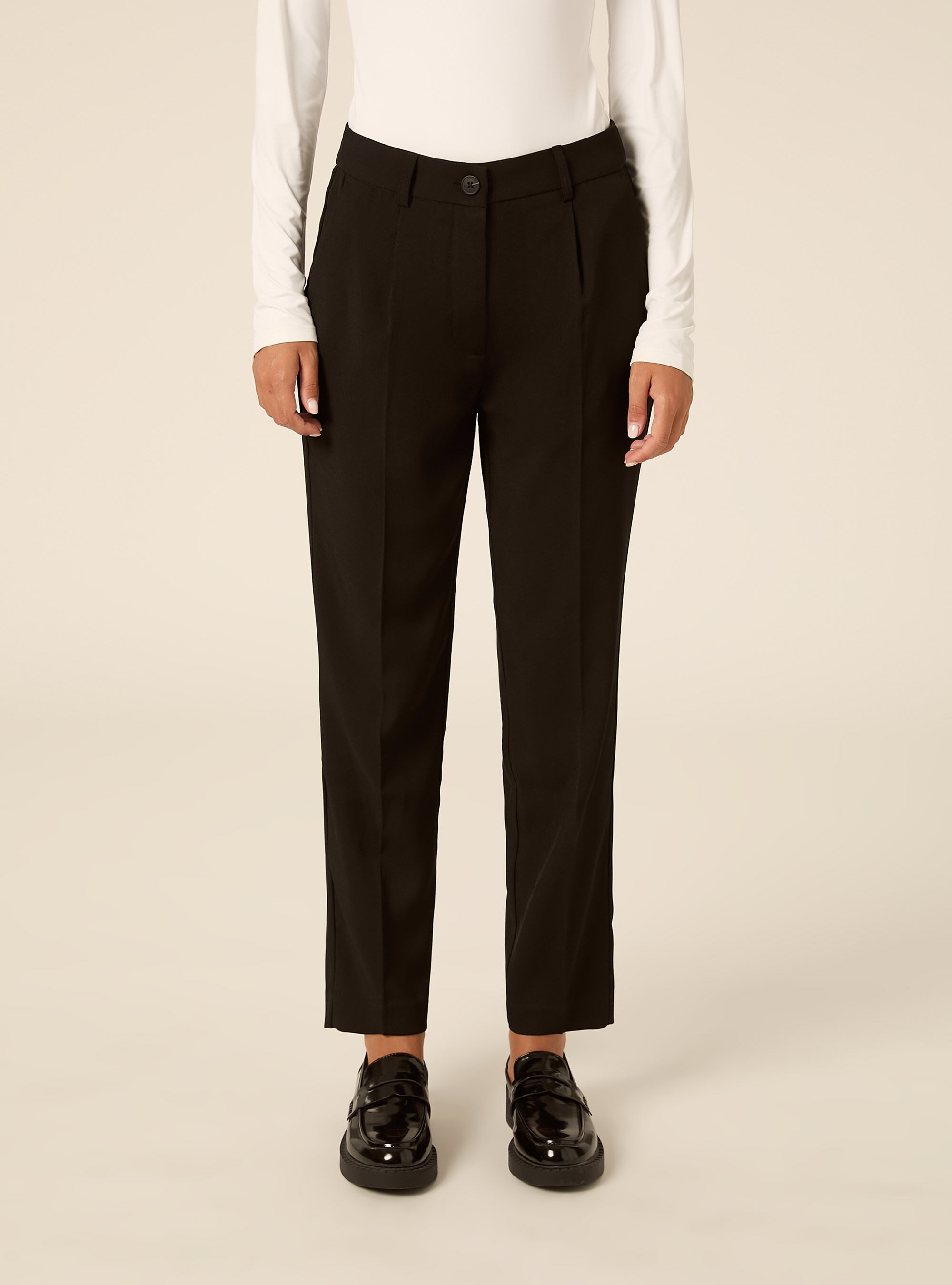 Pantaloni con pence