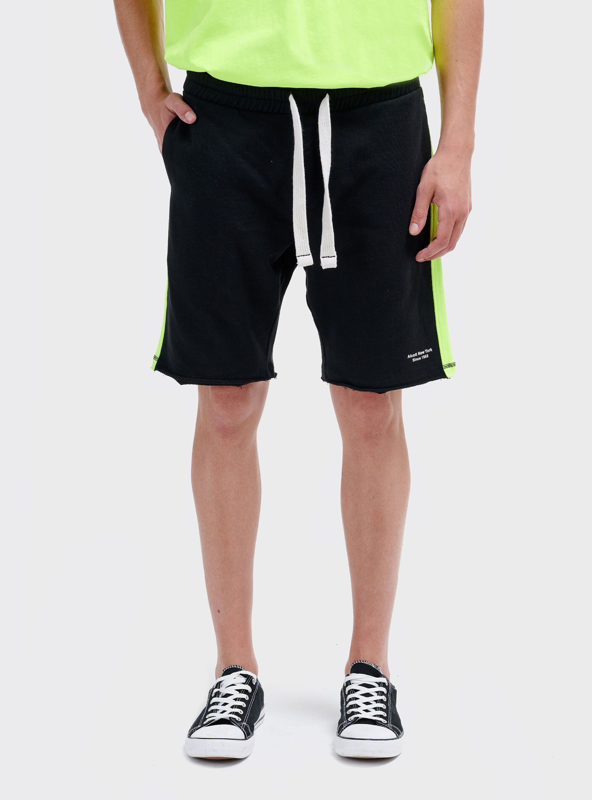 Bermuda de jogging avec bande lat&eacute;rale, C101 BLACK