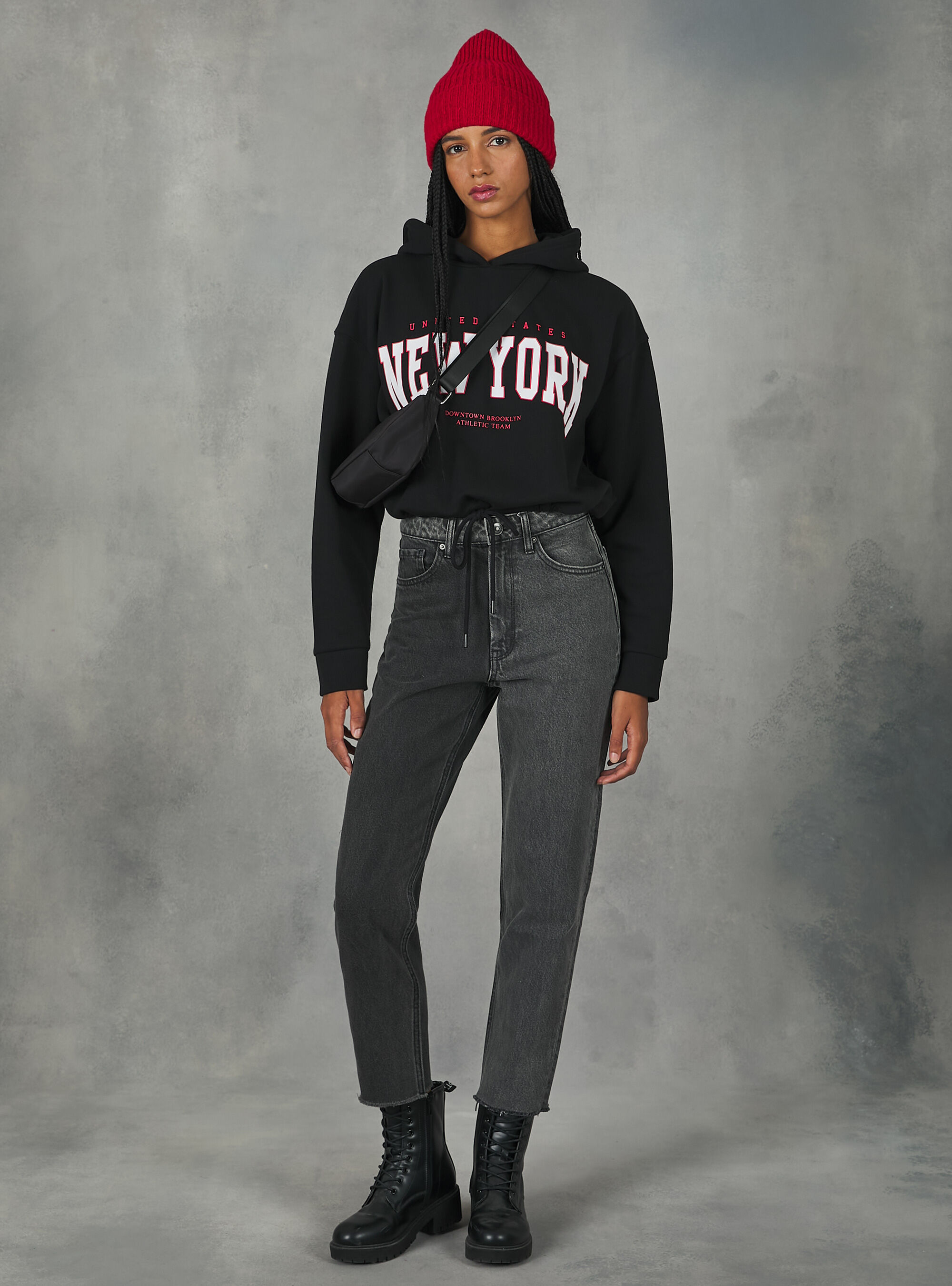 Sudadera universitaria con cord n ajustable en el bajo Alcott