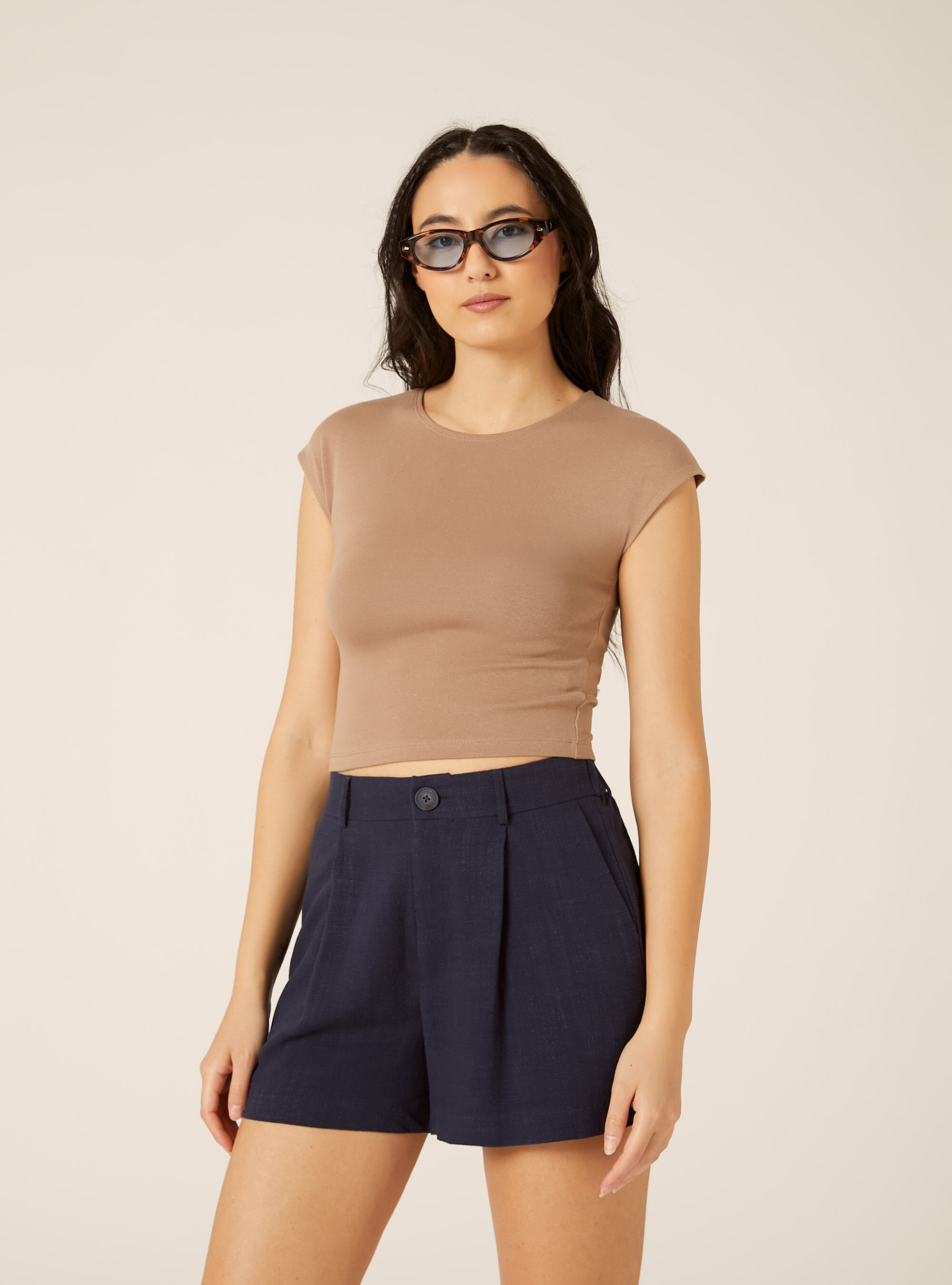 T-shirt crop con con maniche ad aletta