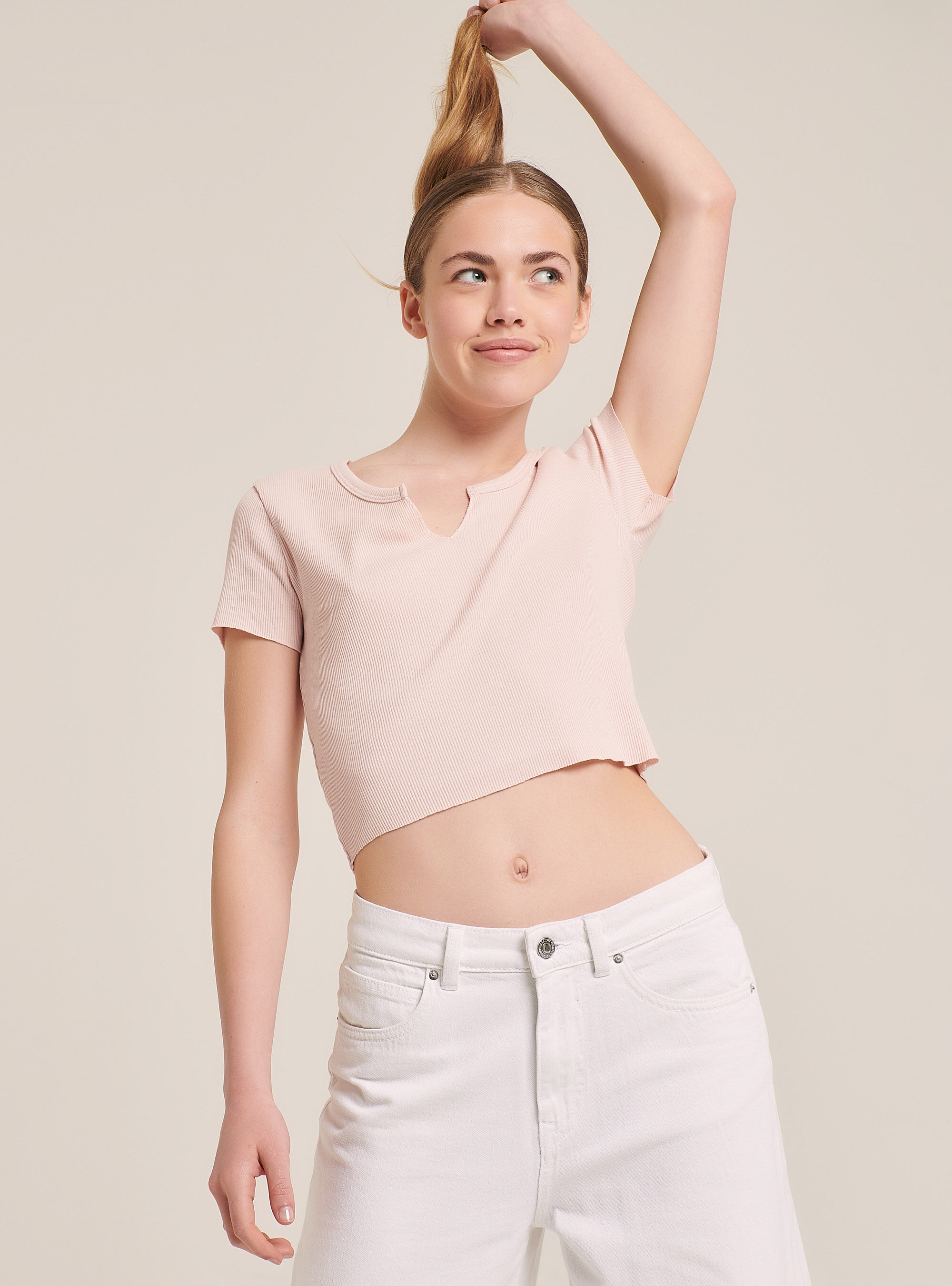 T-shirt cropped cuello v, C4436 L.PINK