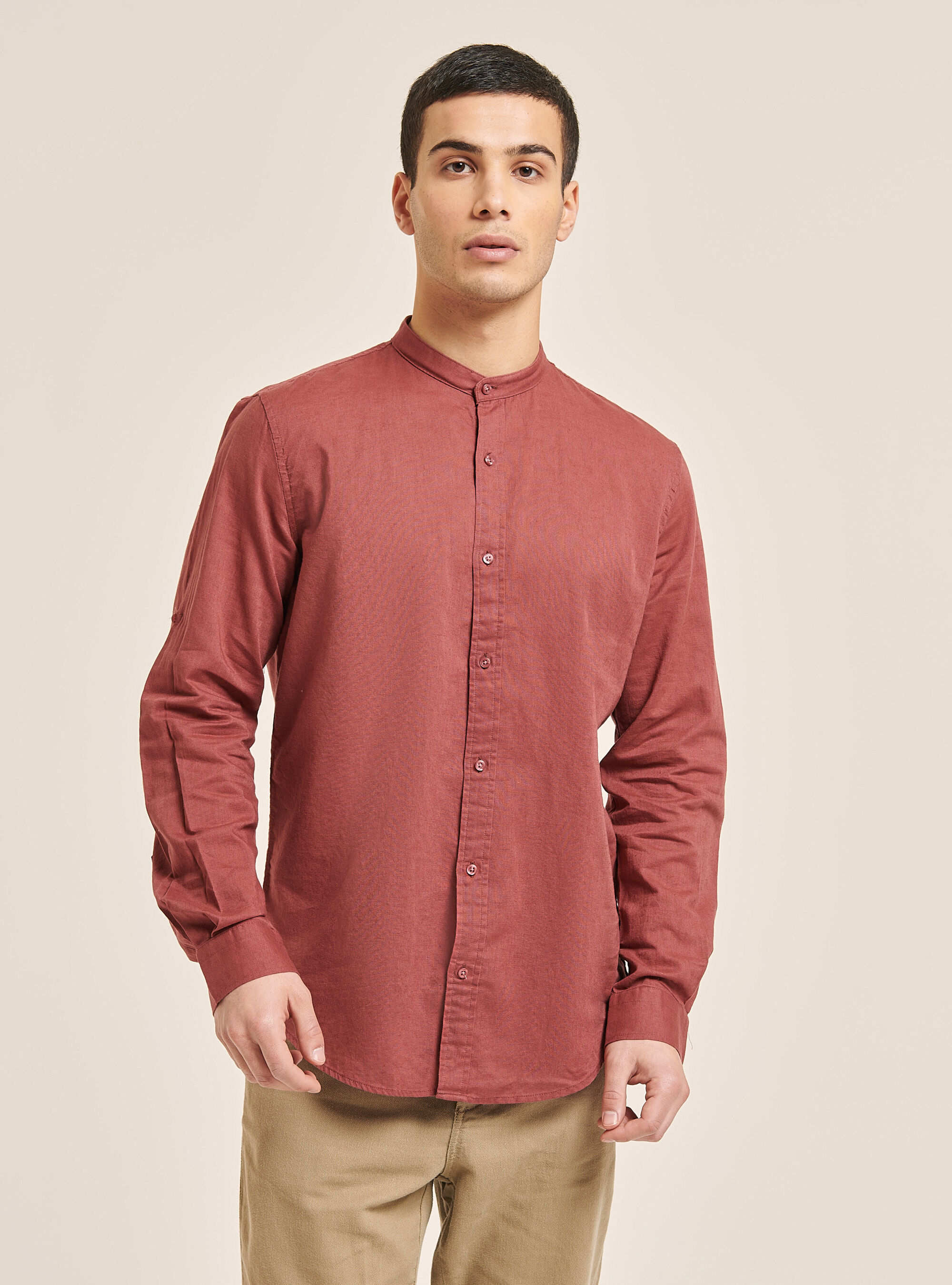 Camicia con collo alla coreana in misto lino