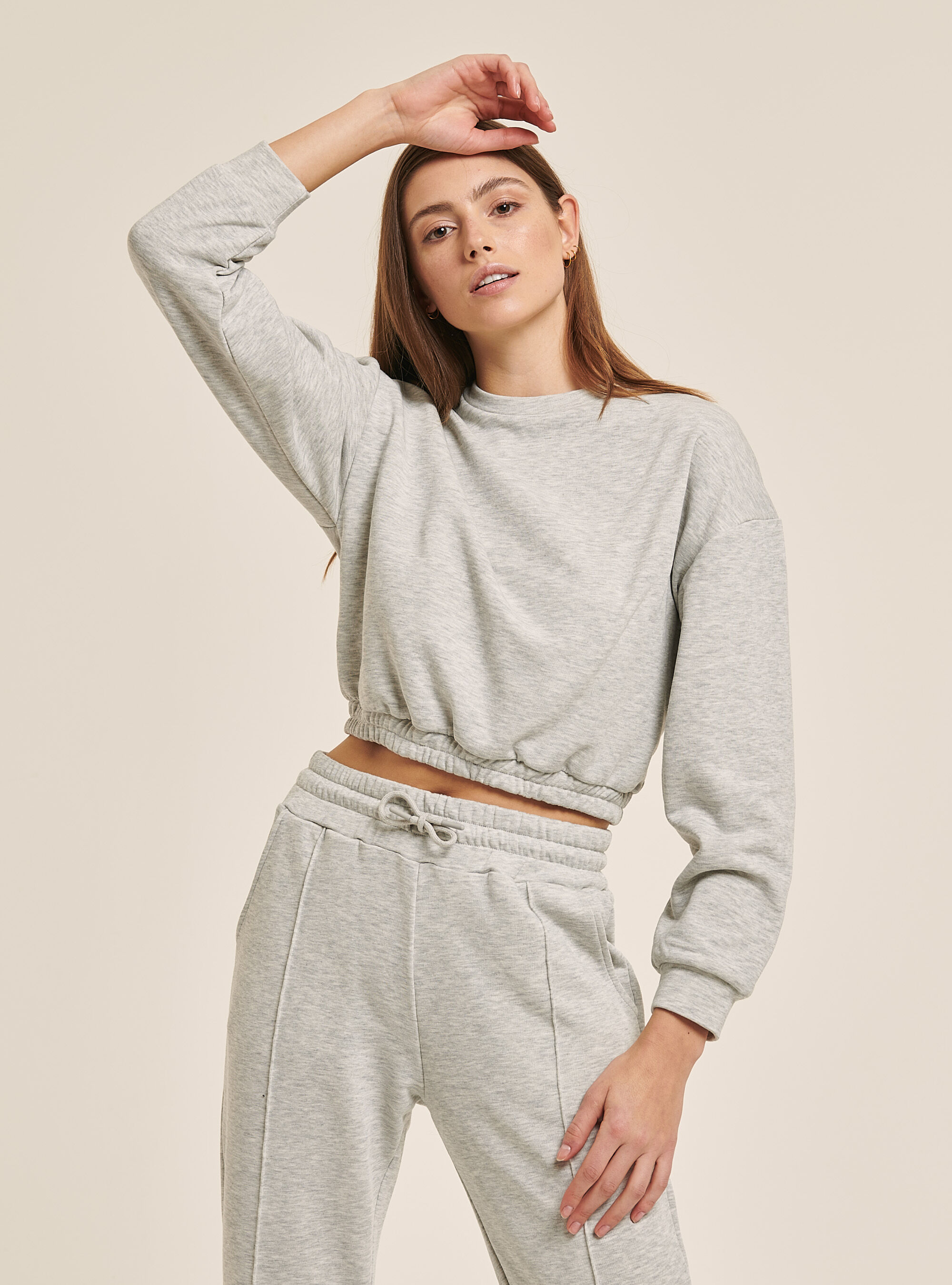 Cropped basic sweatshirt with elastic band