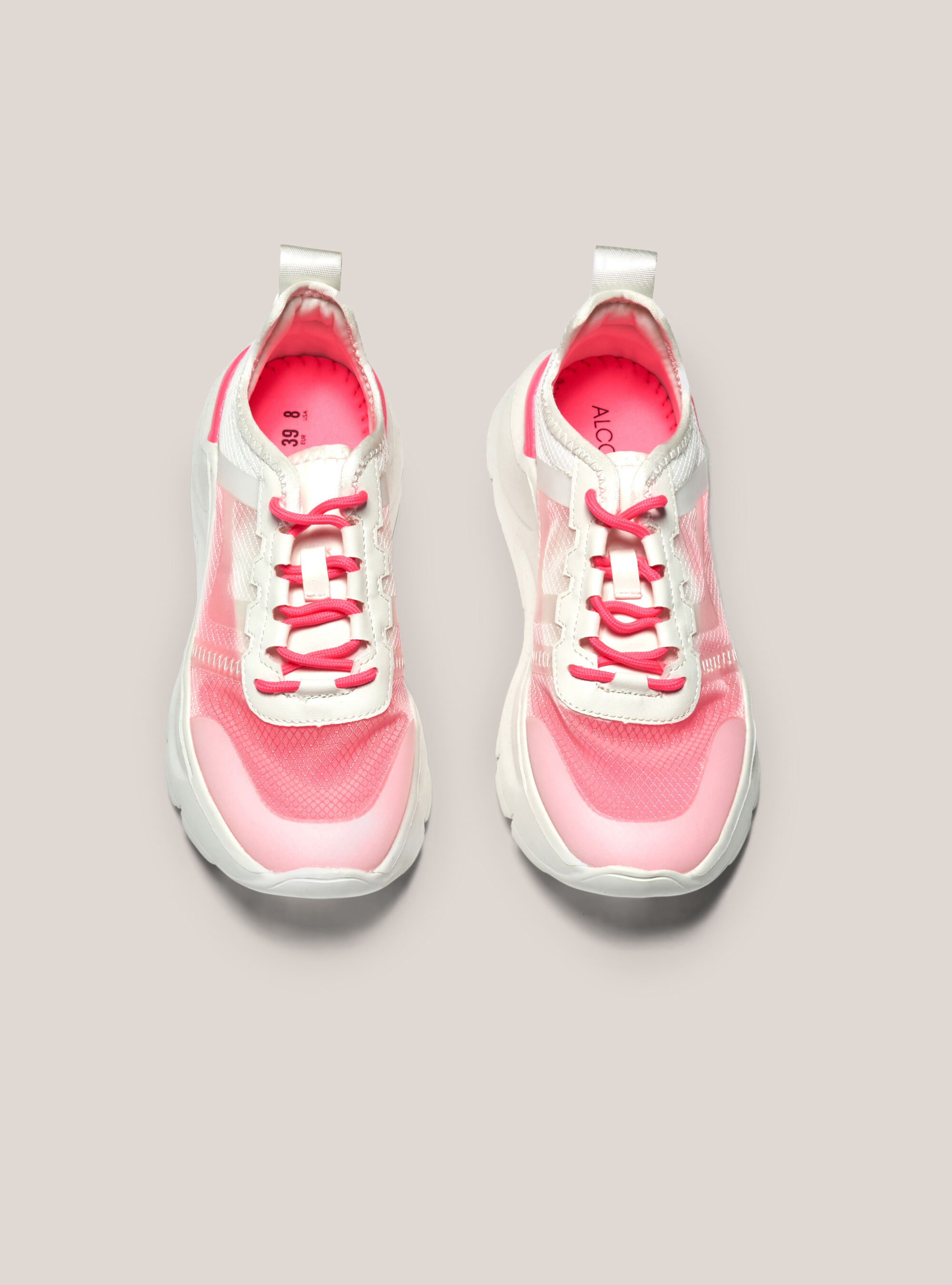 Sneakers trasparenti con dettagli irridiscenti e suola lavorata