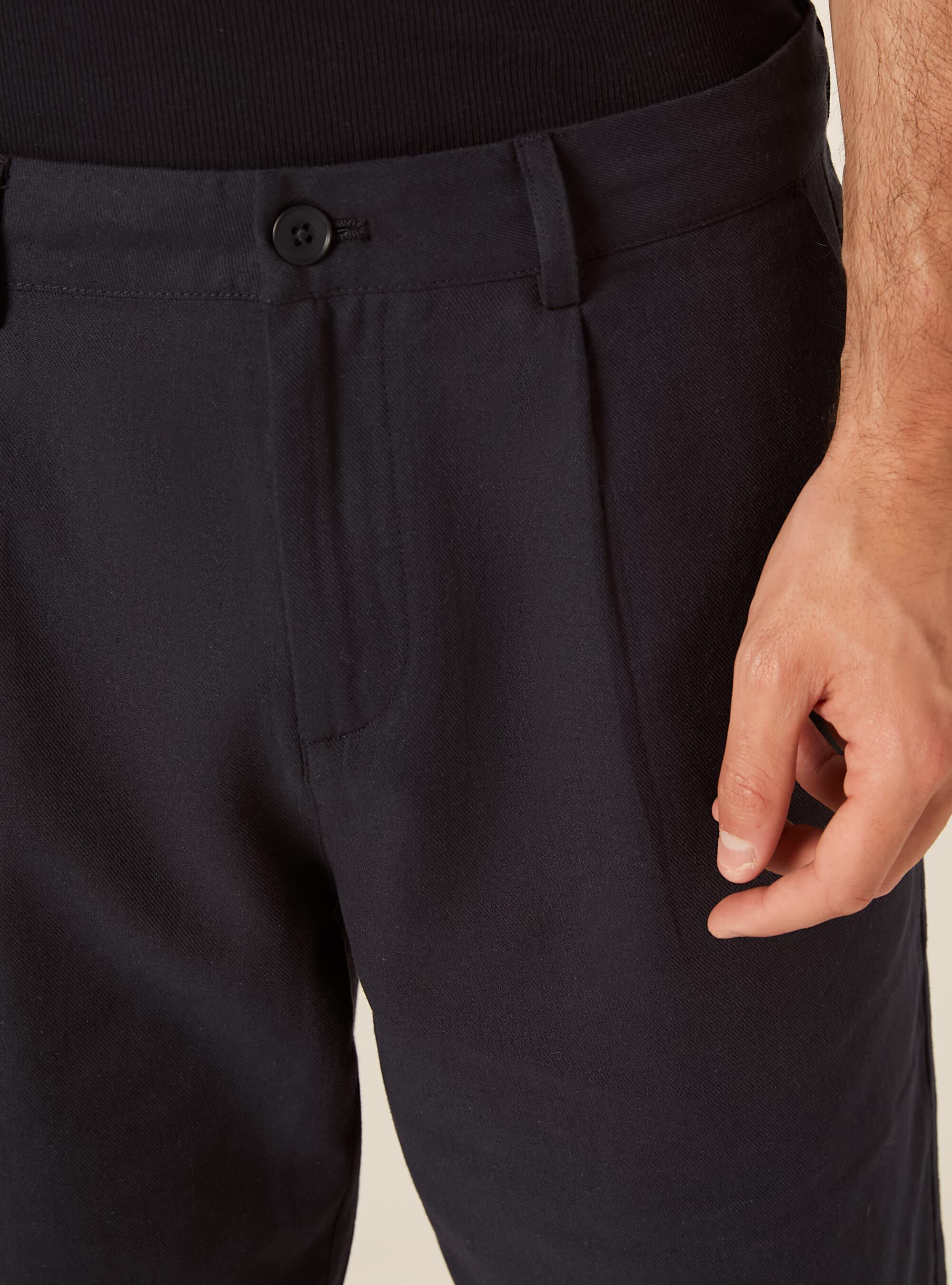 Bermuda basico una pince in misto lino, NA1 NAVY DARK