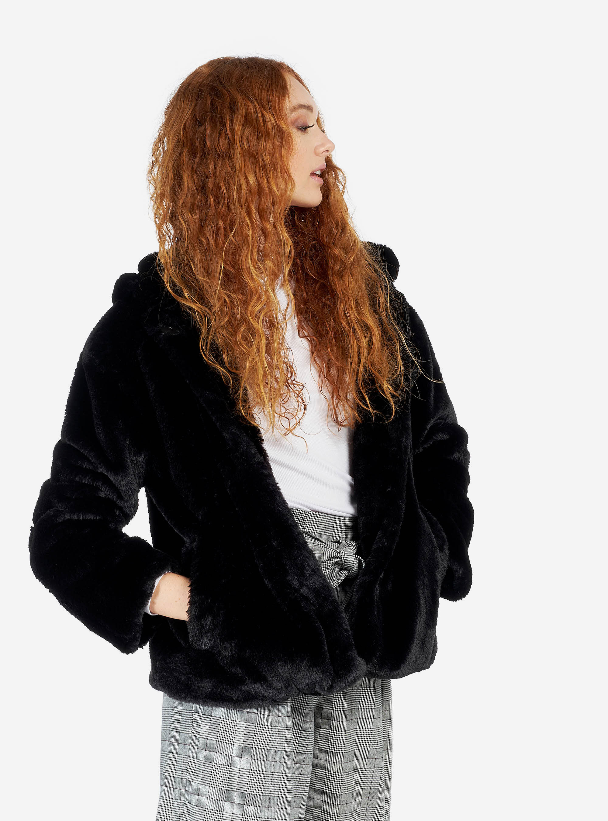 SHORT FAKE FUR COAT WITH HOOD