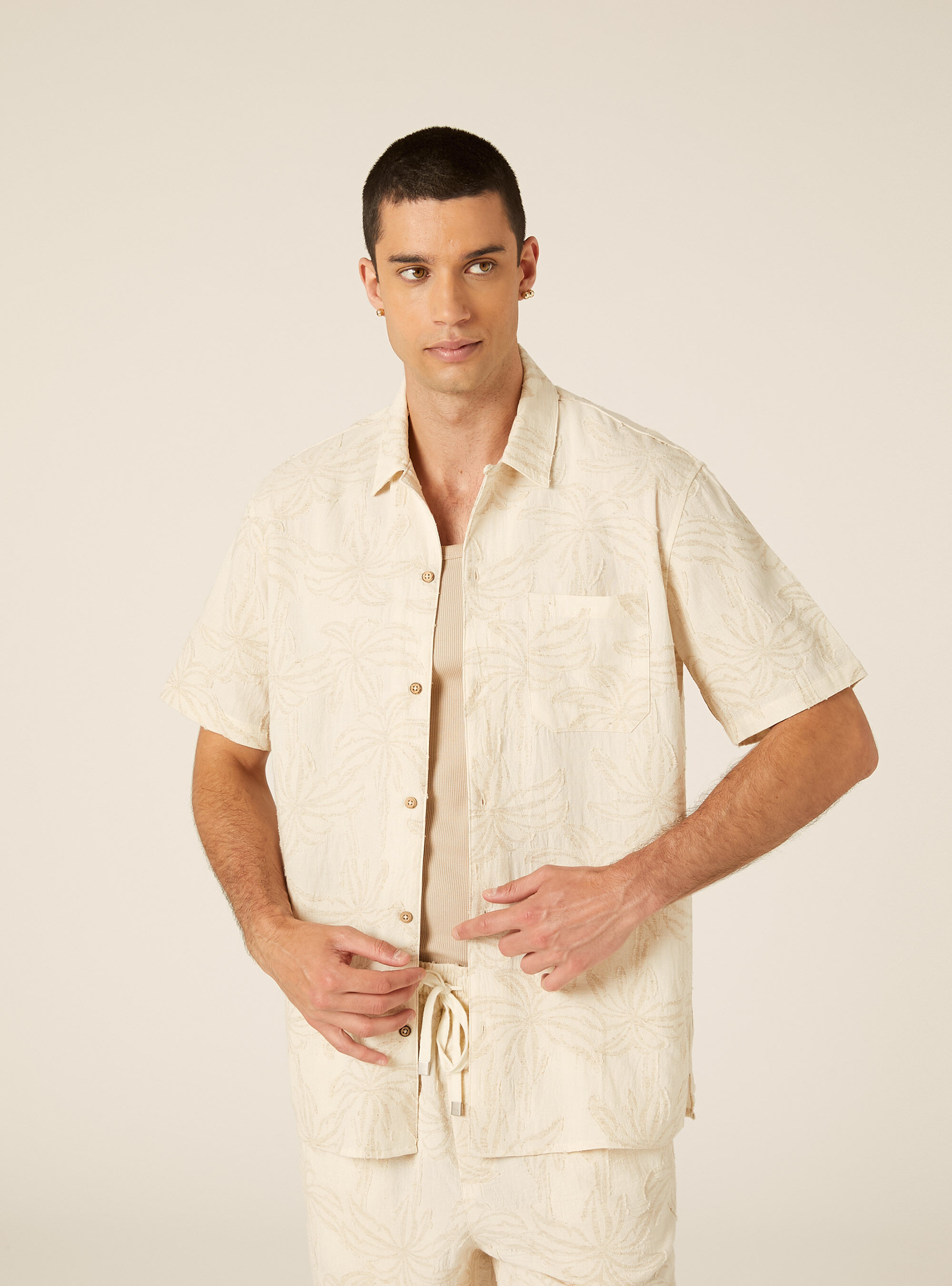 Tone-on-Tone Palm Pattern Short Sleeve Shirt