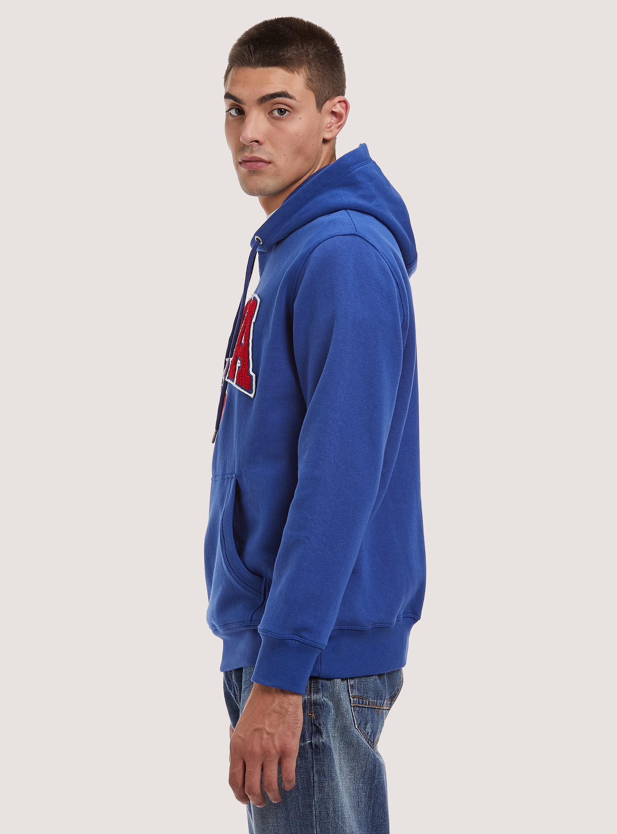 Sweatshirt with patch and hood