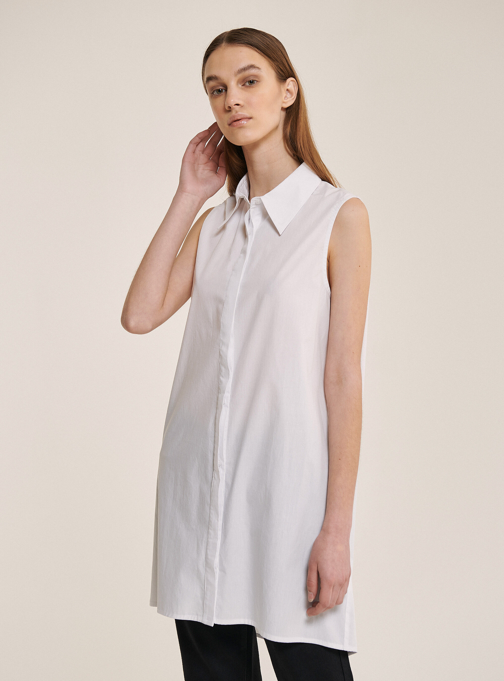 Oversized sleeveless shirt