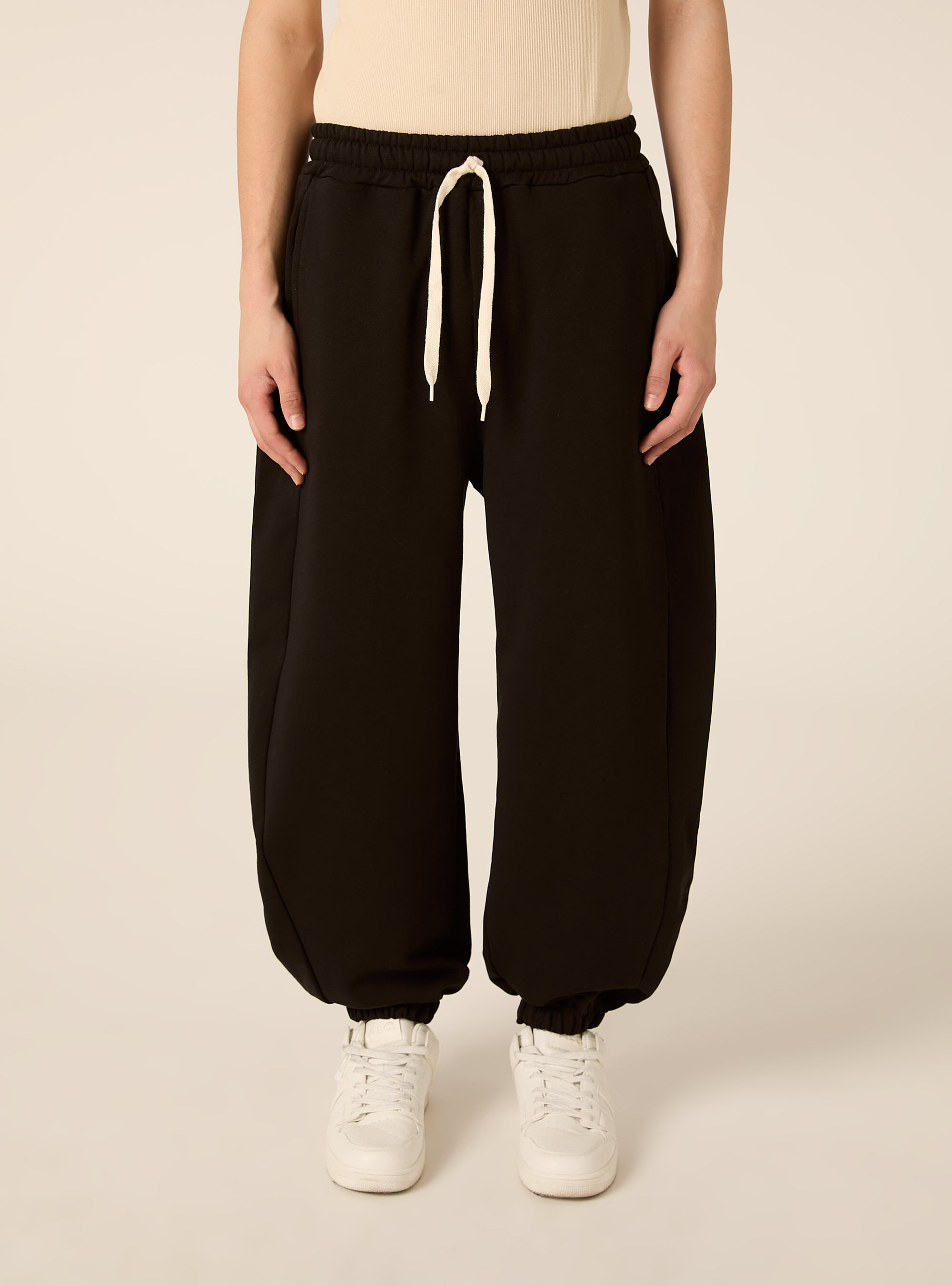 Balloon-style sweatpants