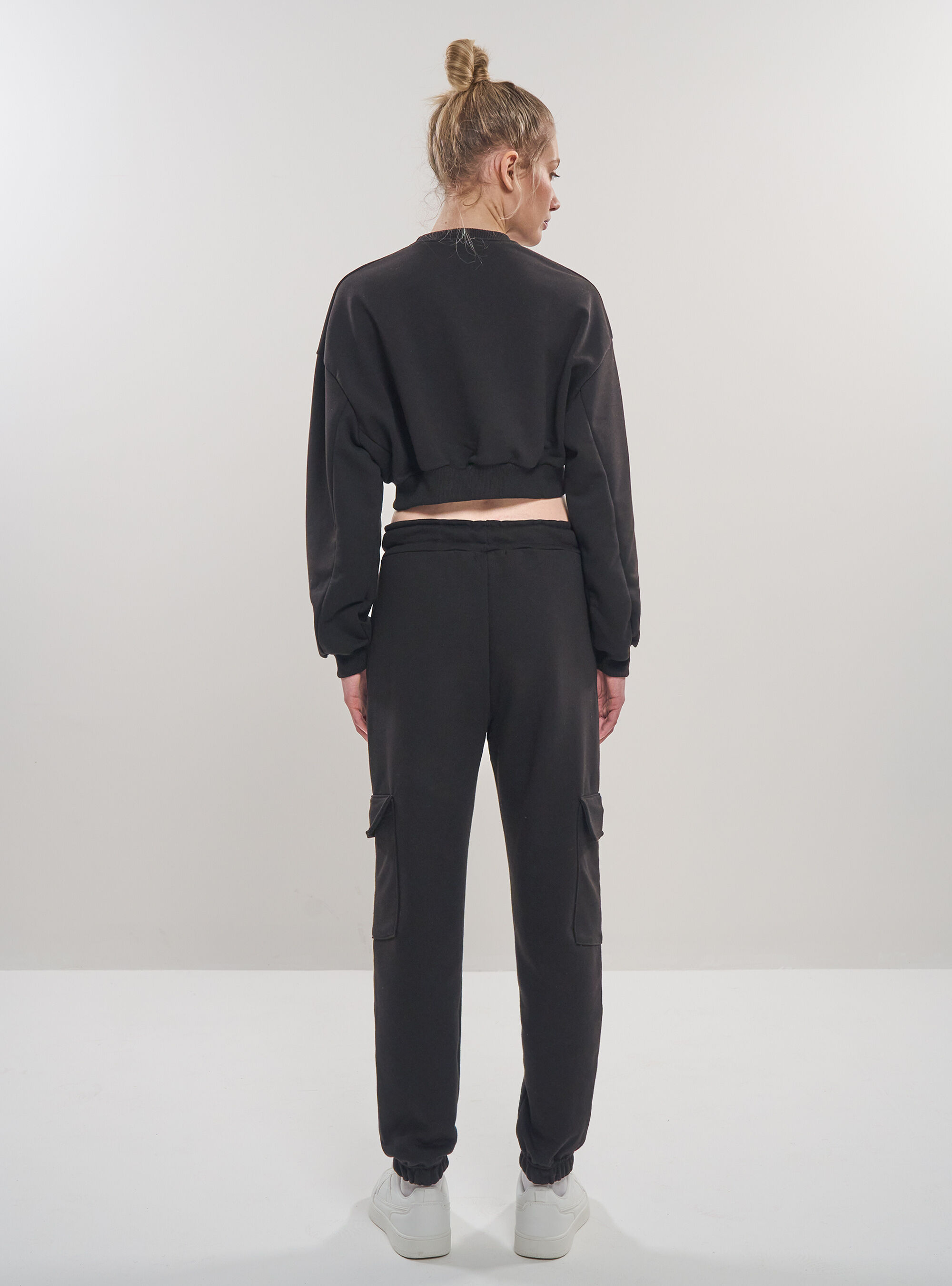 Sudadera corta de cuello redondo, BK1 BLACK