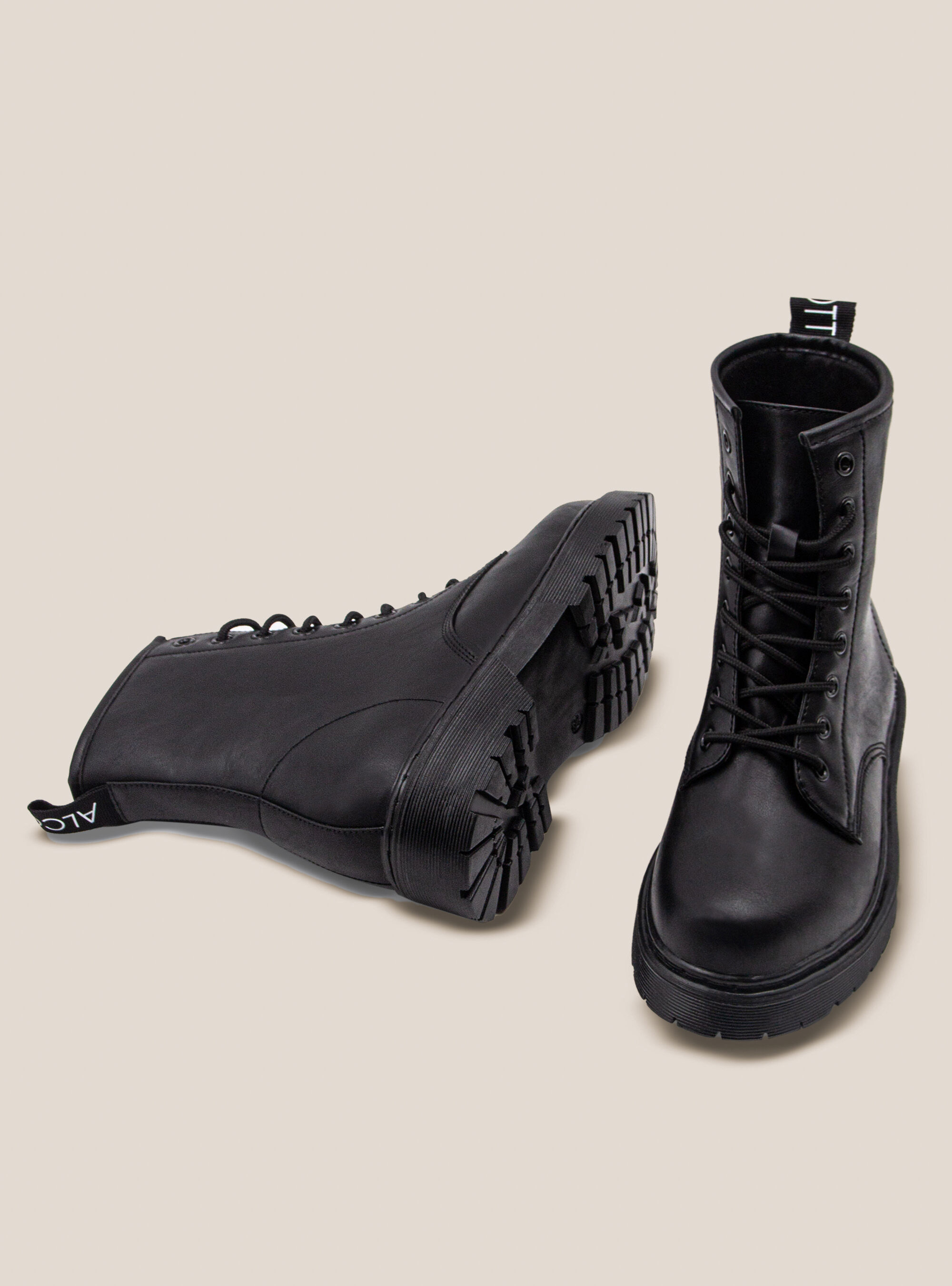 Solid coloured leather effect boots