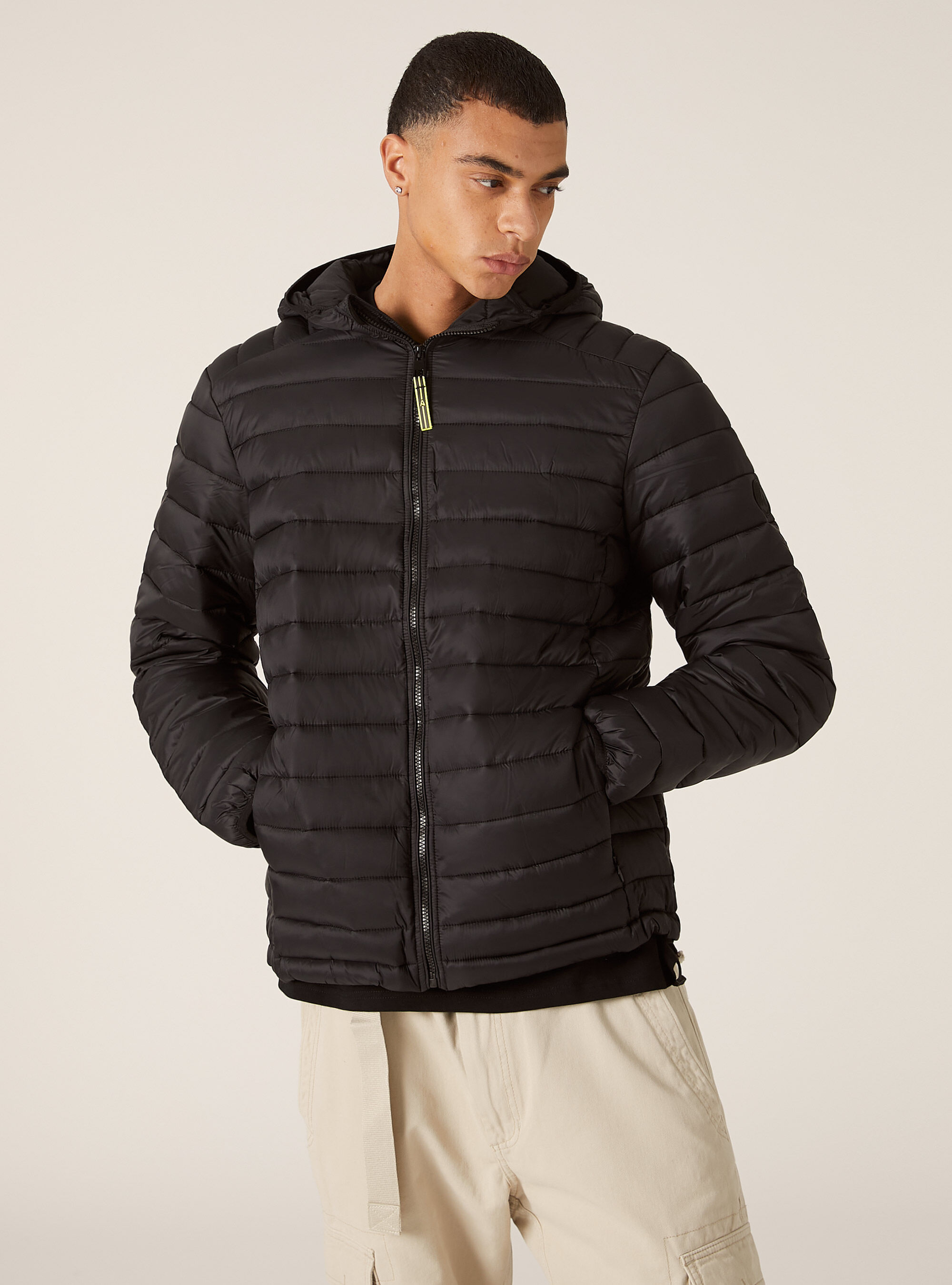 Veste avec rembourrage recycl&eacute;, BK1 BLACK