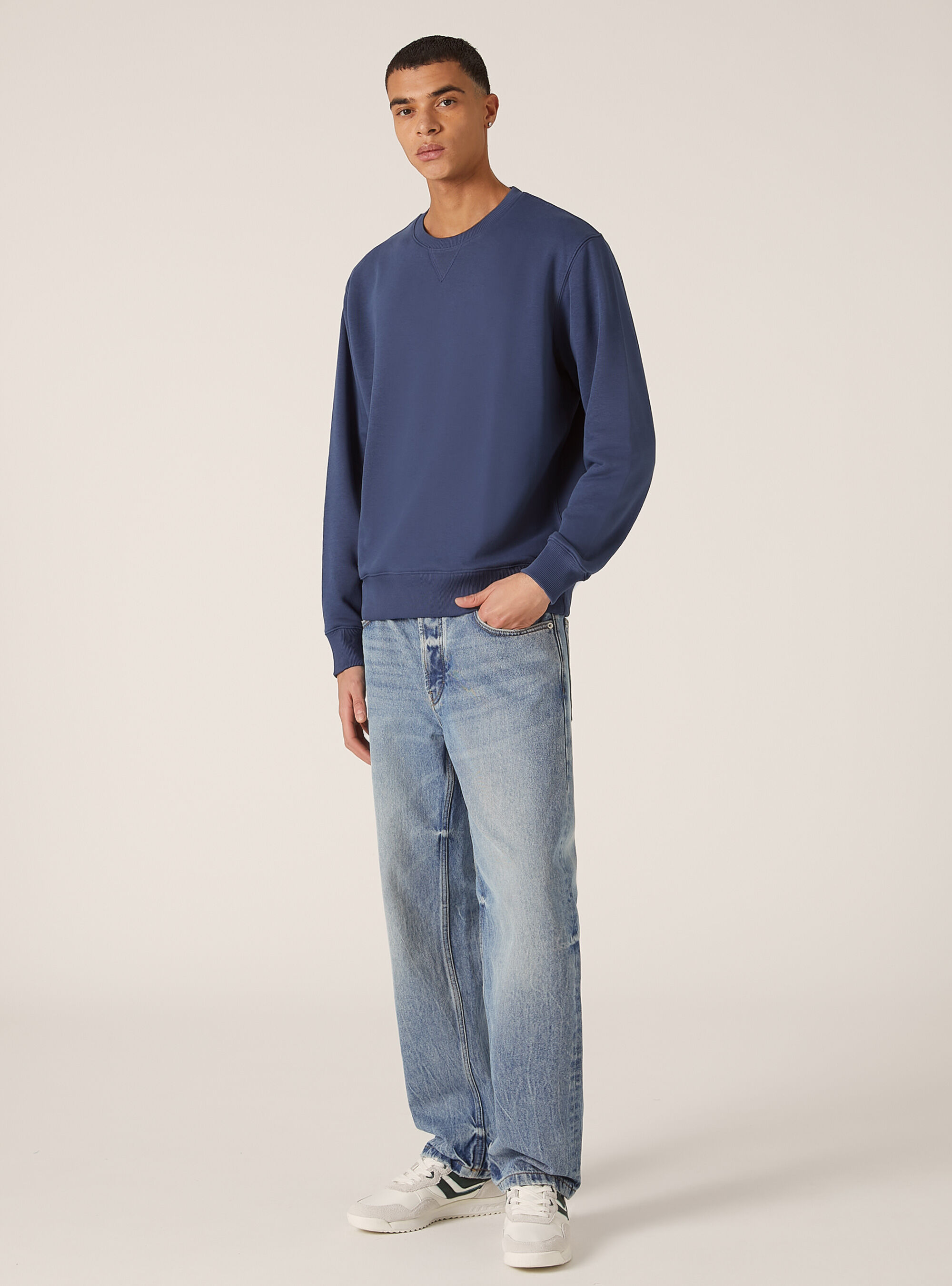 Plain-coloured crew-neck sweatshirt, BL3 BLUE LIGHT