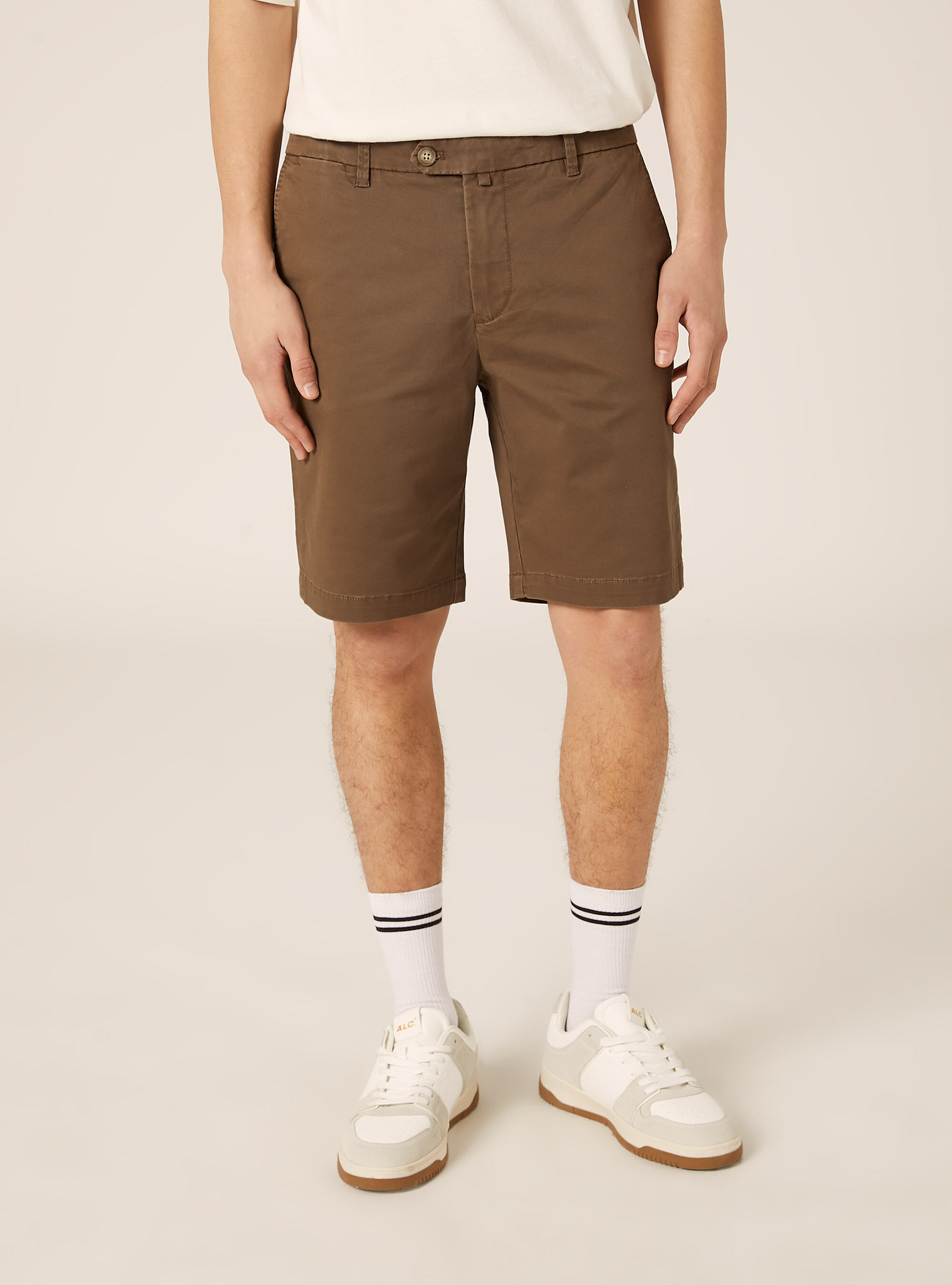 Bermuda in twill elasticizzato basico, BR2 BROWN MEDIUM