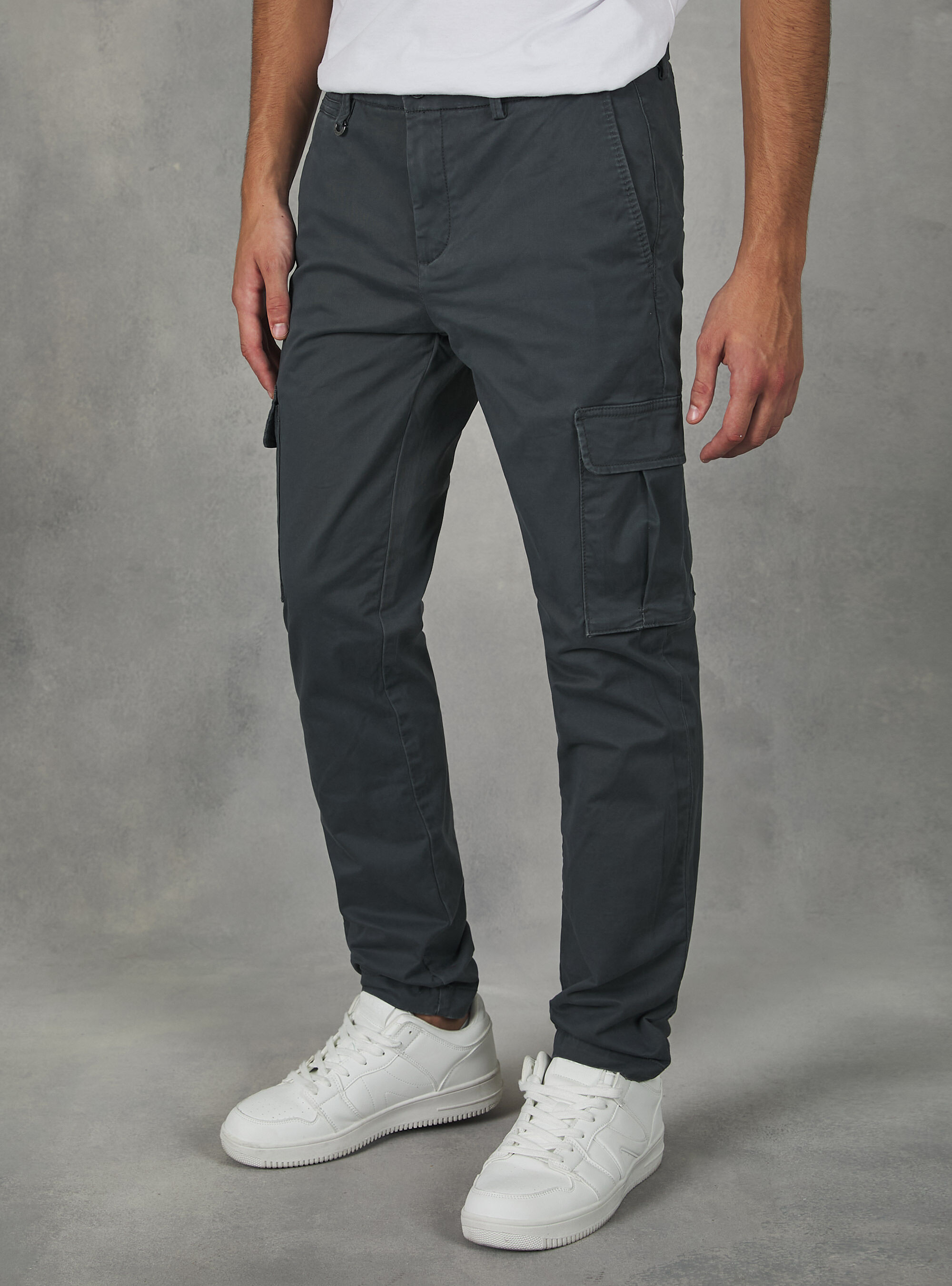 Pantaloni dark shop