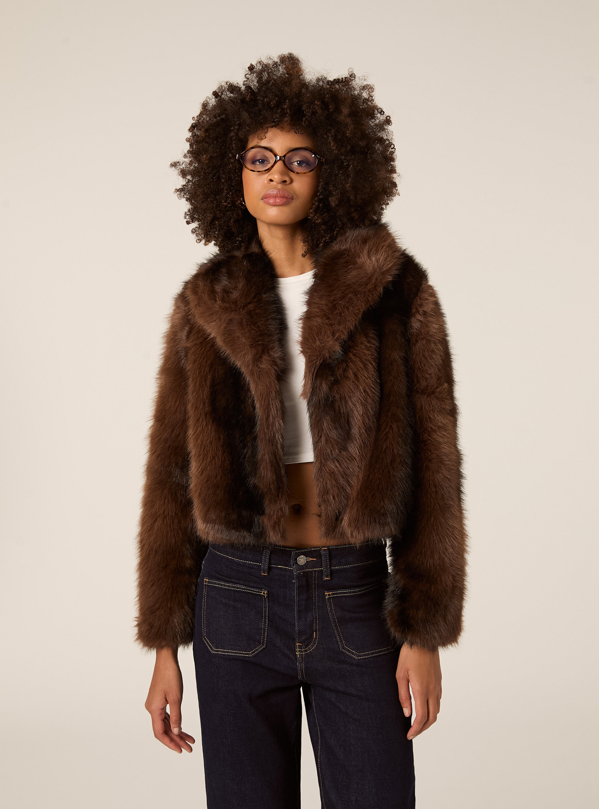 Giubbotto corto in pelliccia sintetica