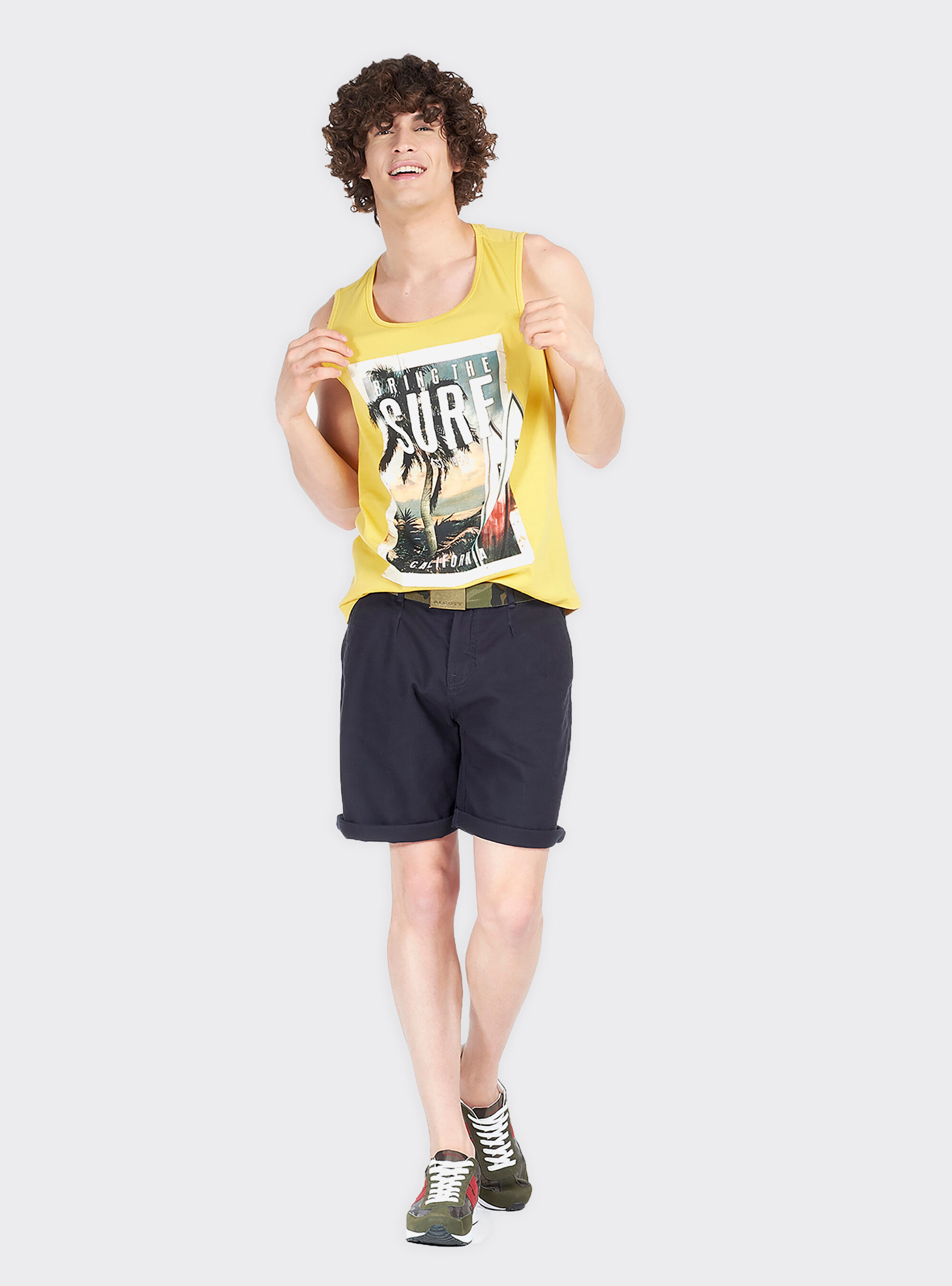 Colored bermuda shorts top