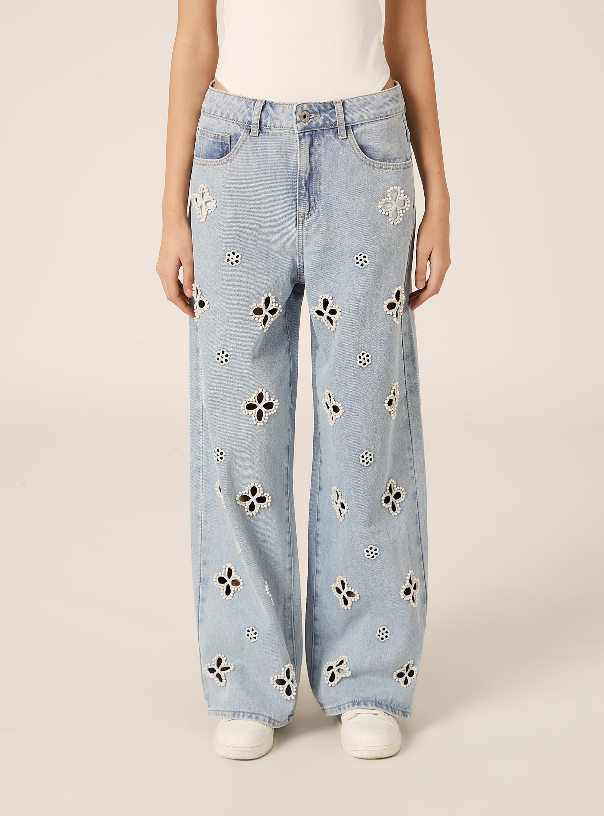 Jeans straight fiori perline effetto bucato