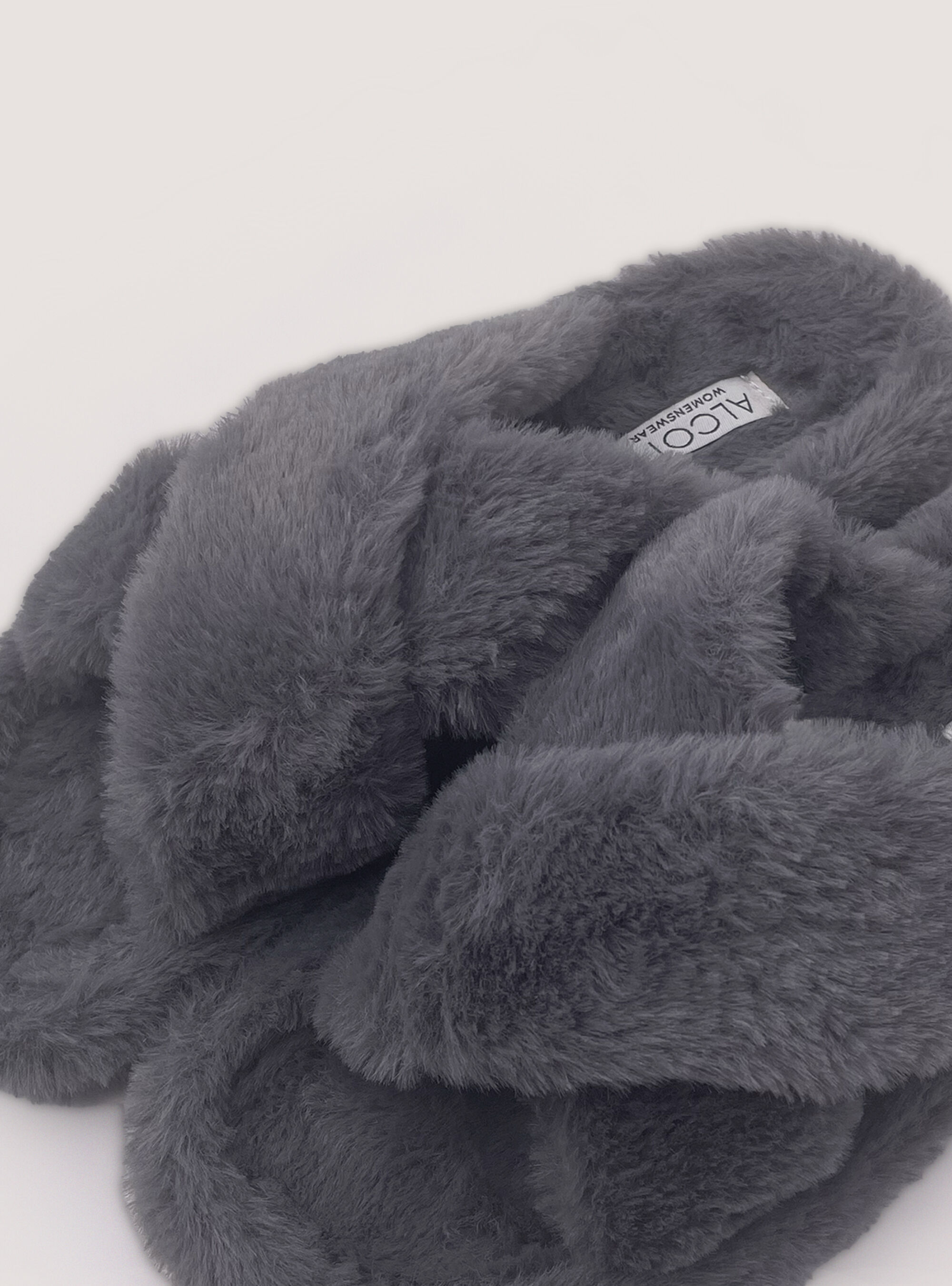 Pantofole in eco pelliccia