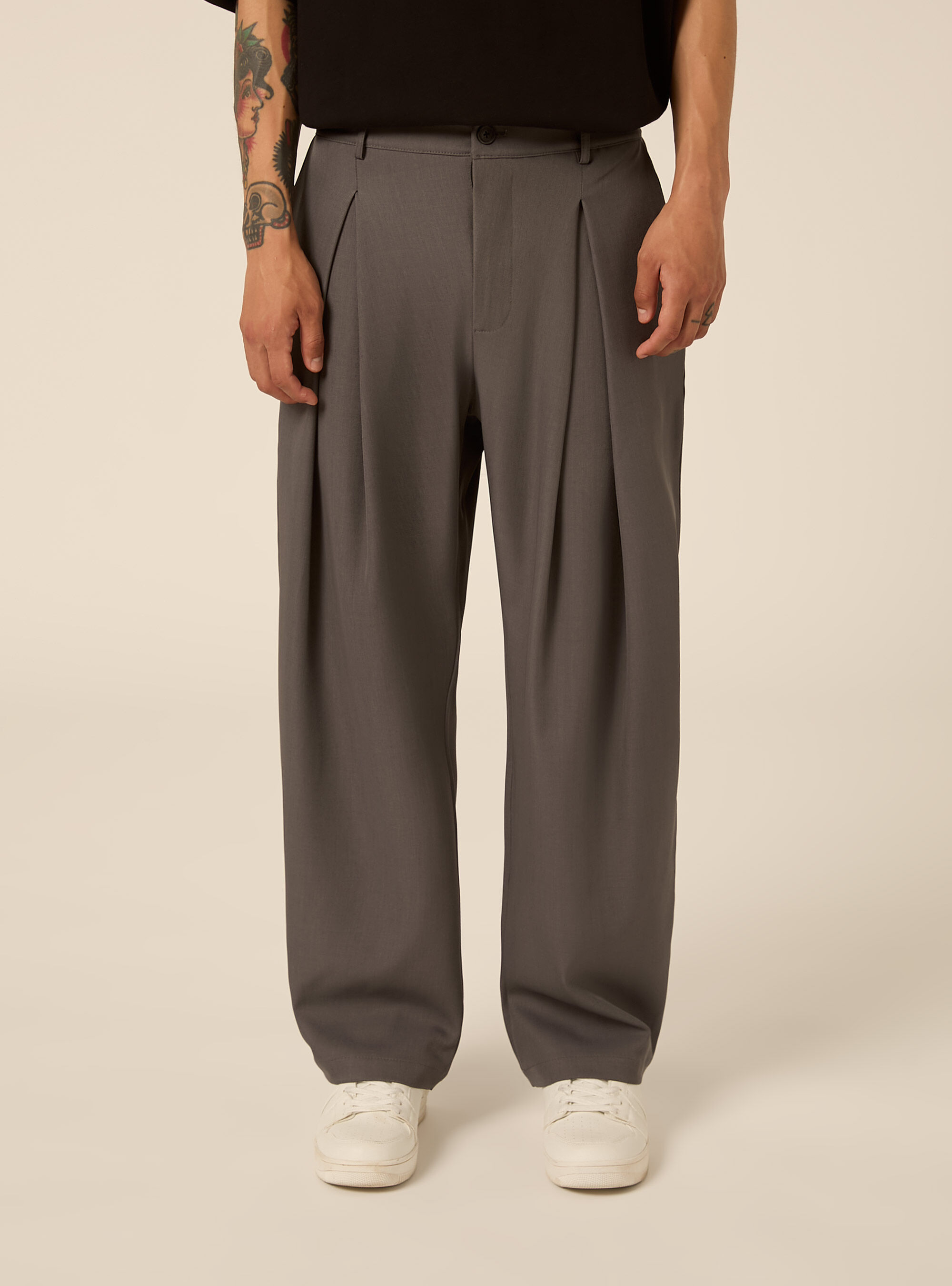 Pantaloni baggy con piega
