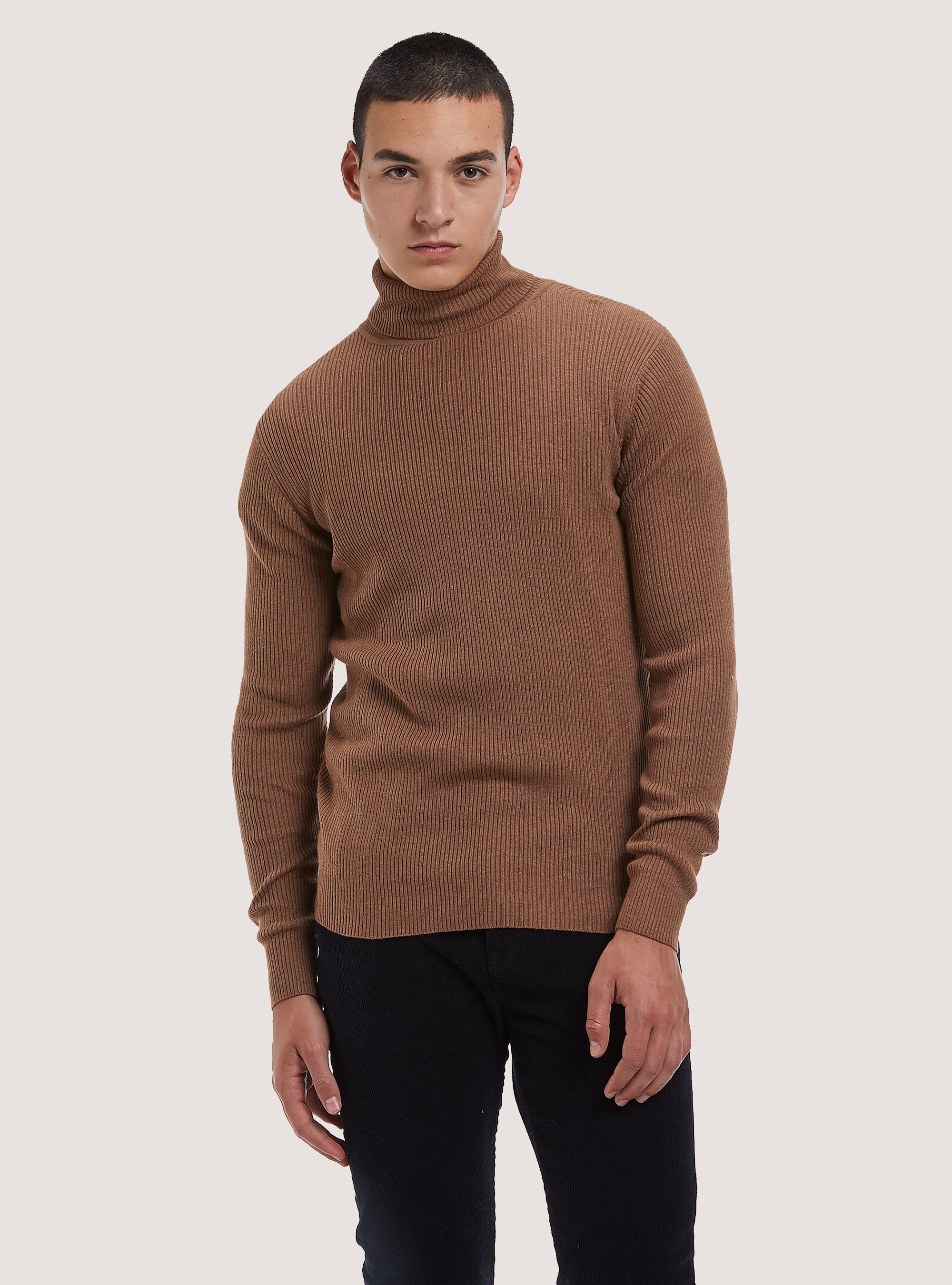 Ribbed turtleneck pullover