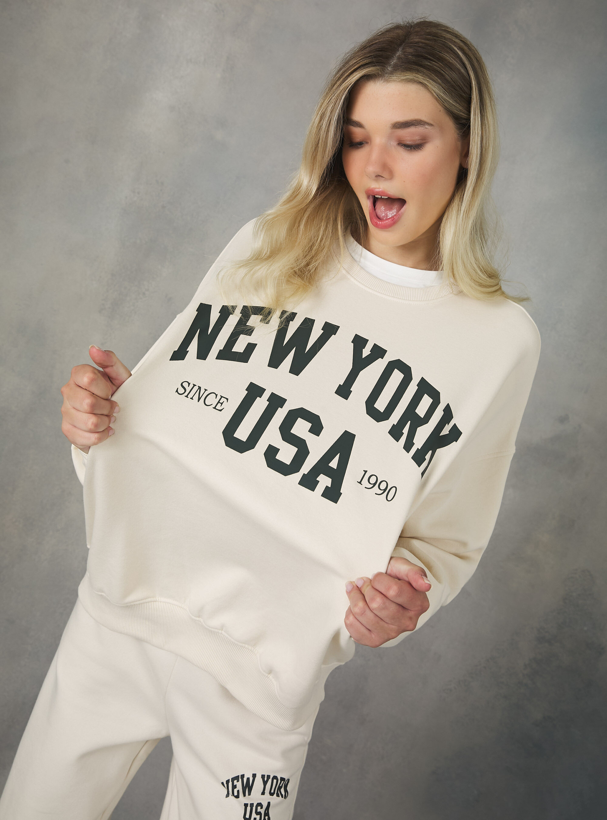Oversized college crew neck sweatshirt