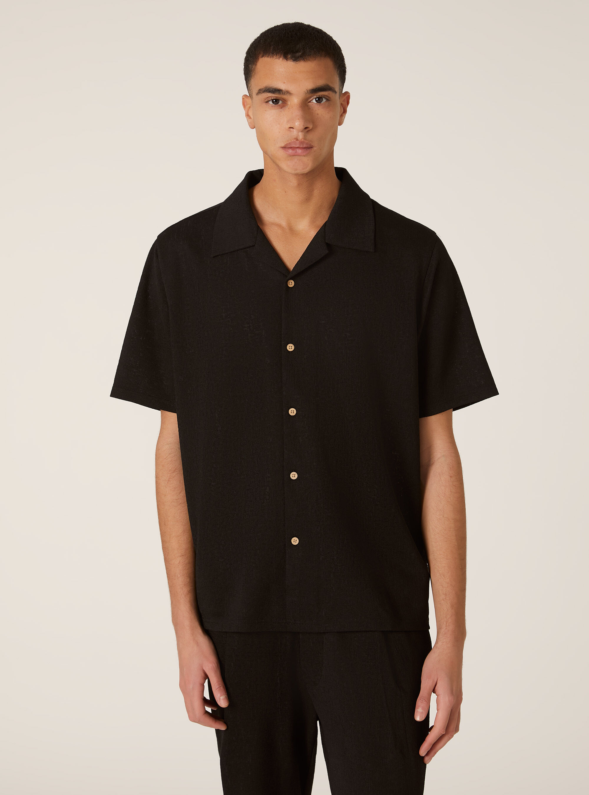 Chemise &agrave; manches courtes avec texture, BK1 BLACK